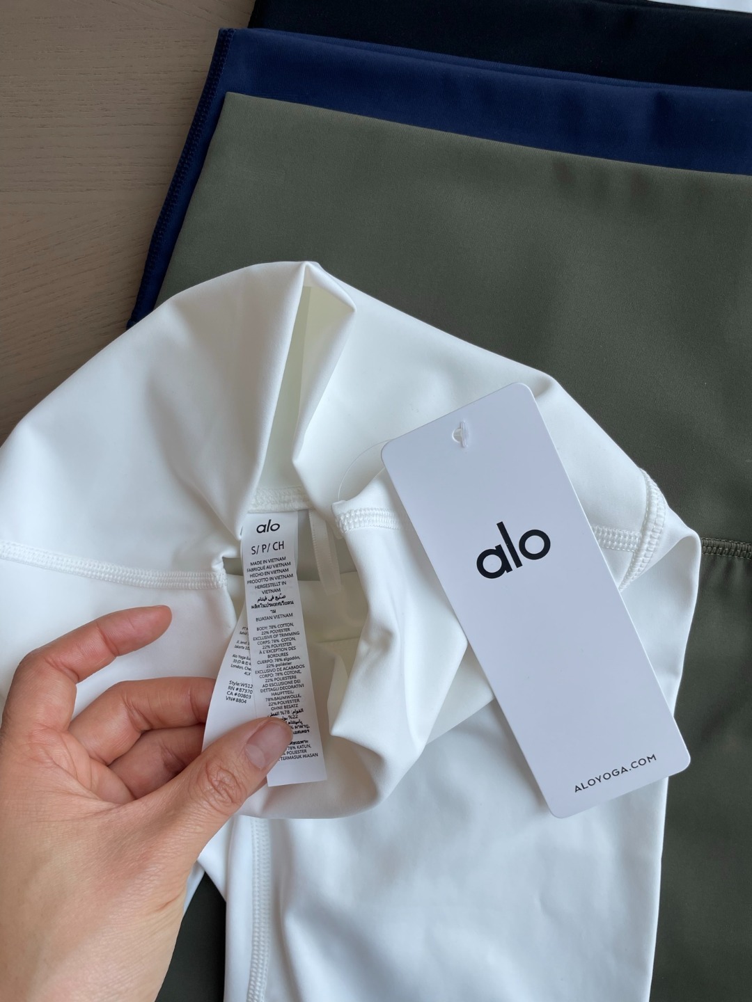 0430 ALO 高腰三分瑜伽褲 6月中