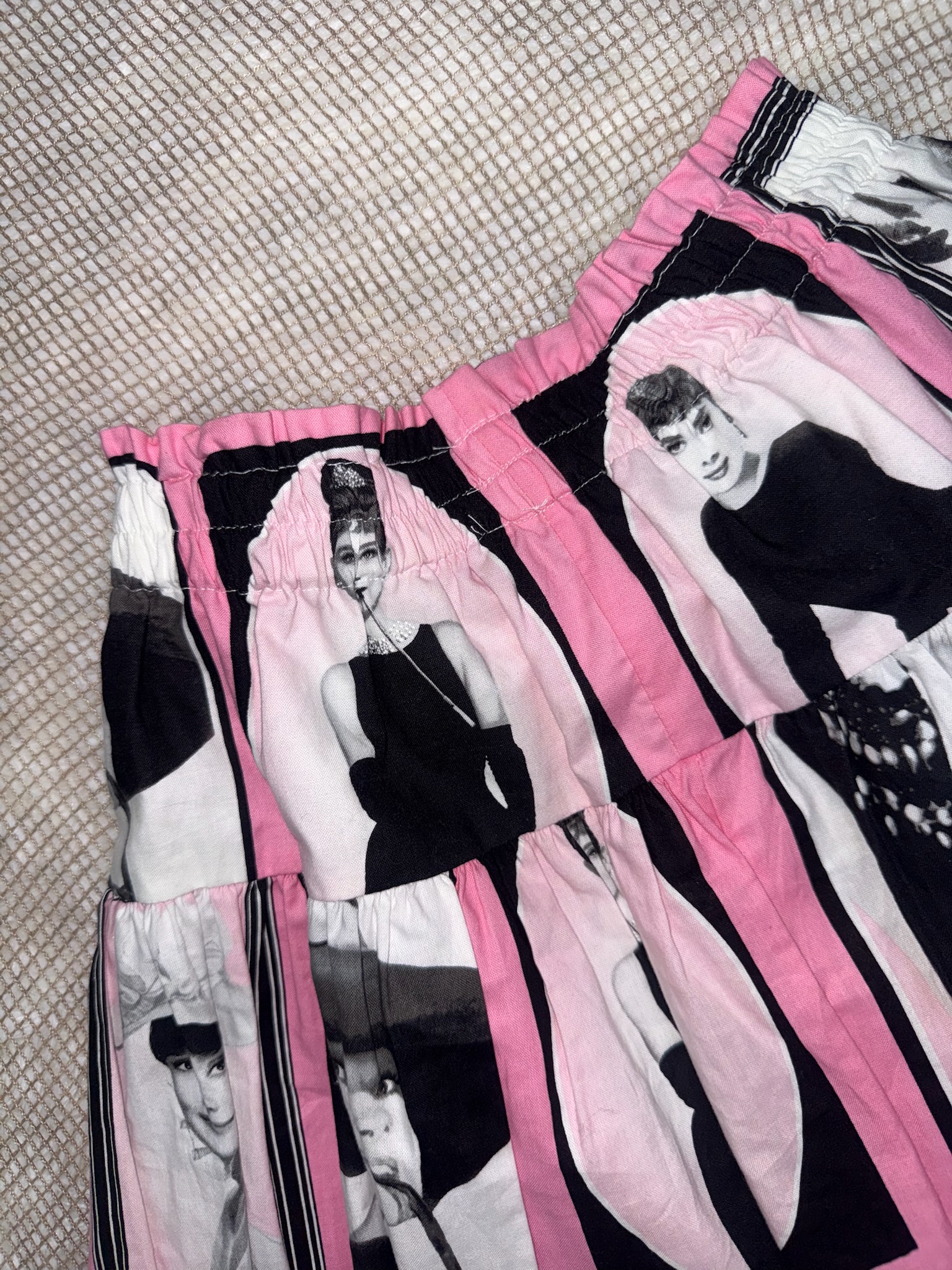 Retro Audrey Hepburn Graphic Print Mini Skirt