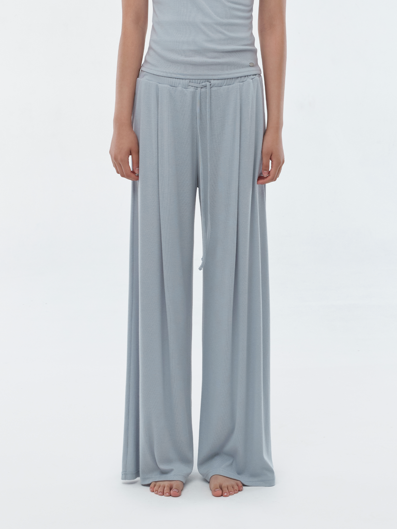 預購_Flow Pintuck Wide Sweat Pants by Conch