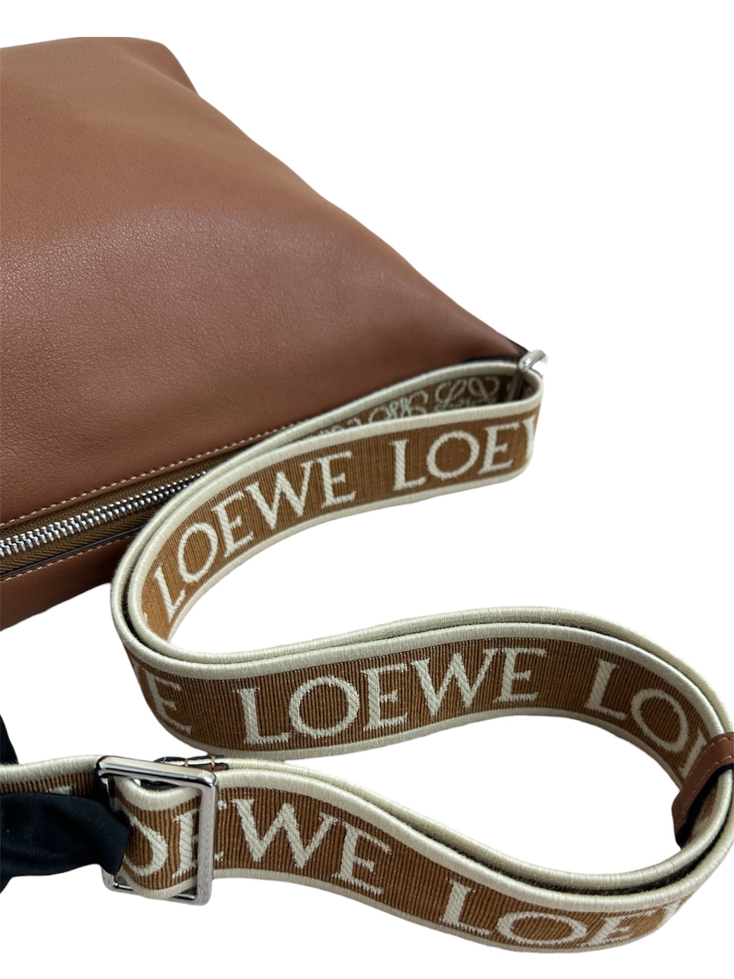 Pre-owned Loewe Cubi Crossbody Bag / Product Code: 26060903