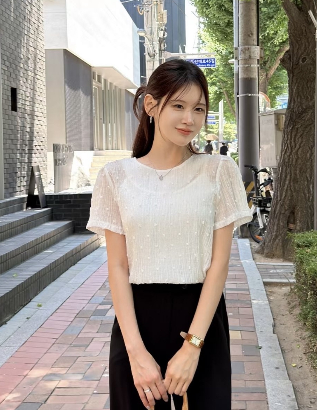 ❥ 半 透 點 點 後 蝴 蝶 結 襯 衫 。