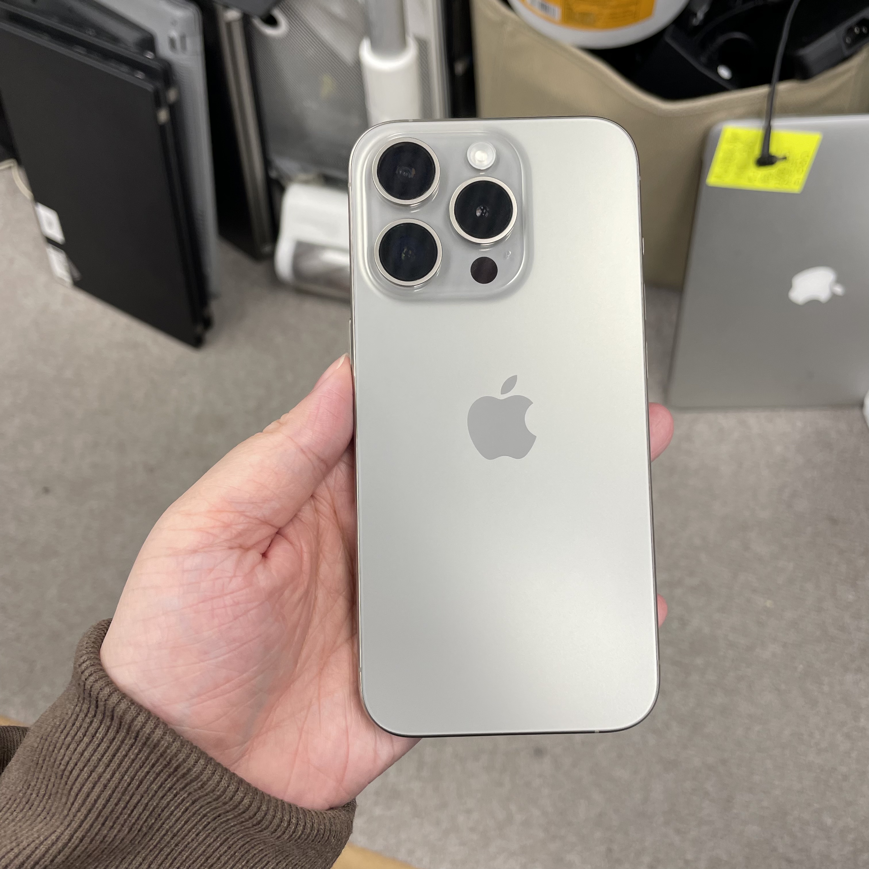 *6041 15 Pro 完美機 512GB 電79 原色 gray