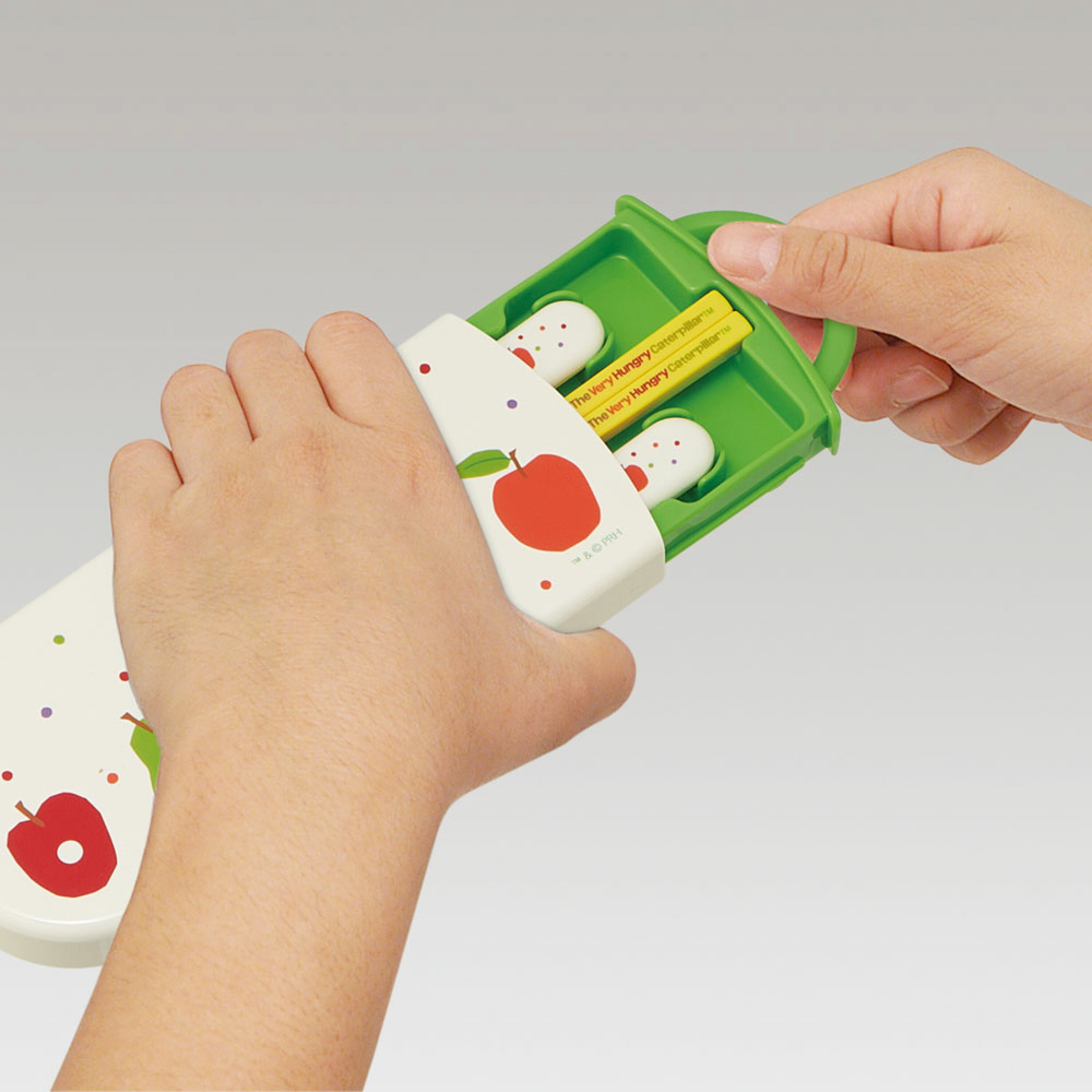 現貨🇯🇵Skater銀離子抗菌筷子連收納盒兒童餐具套裝 好餓的毛毛蟲