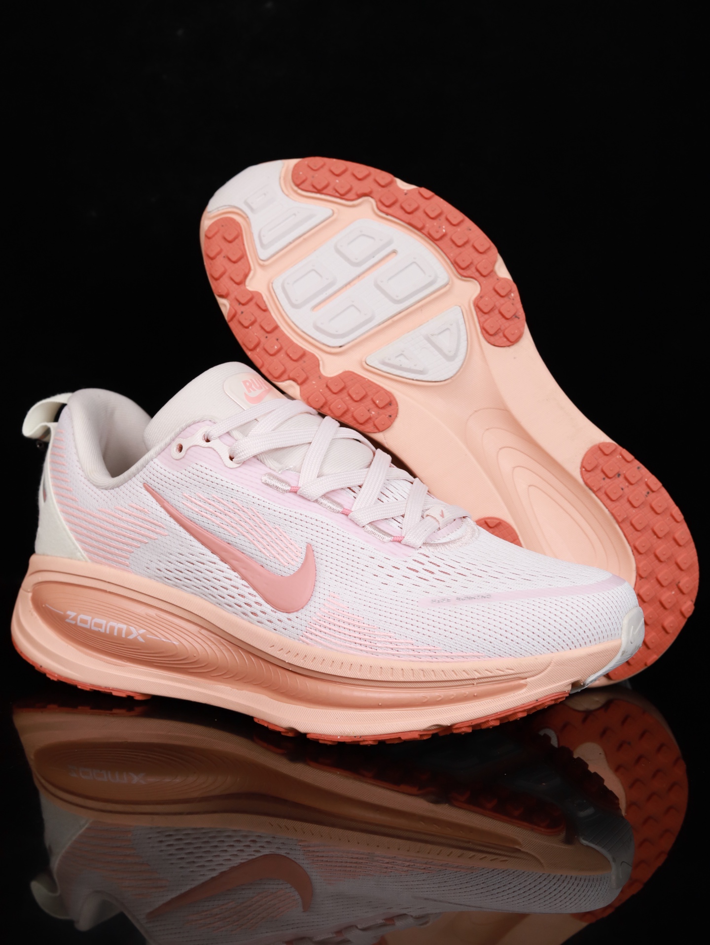 Nike Vomero 18 HM6804-601