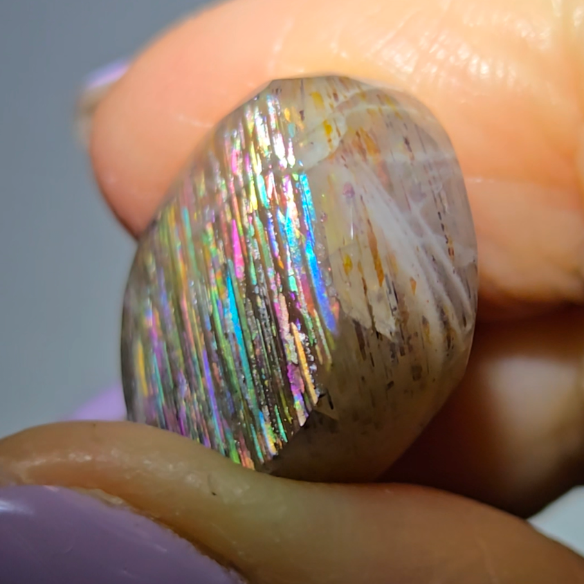 Rainbow meteor shower sunstone cabochon - SM111