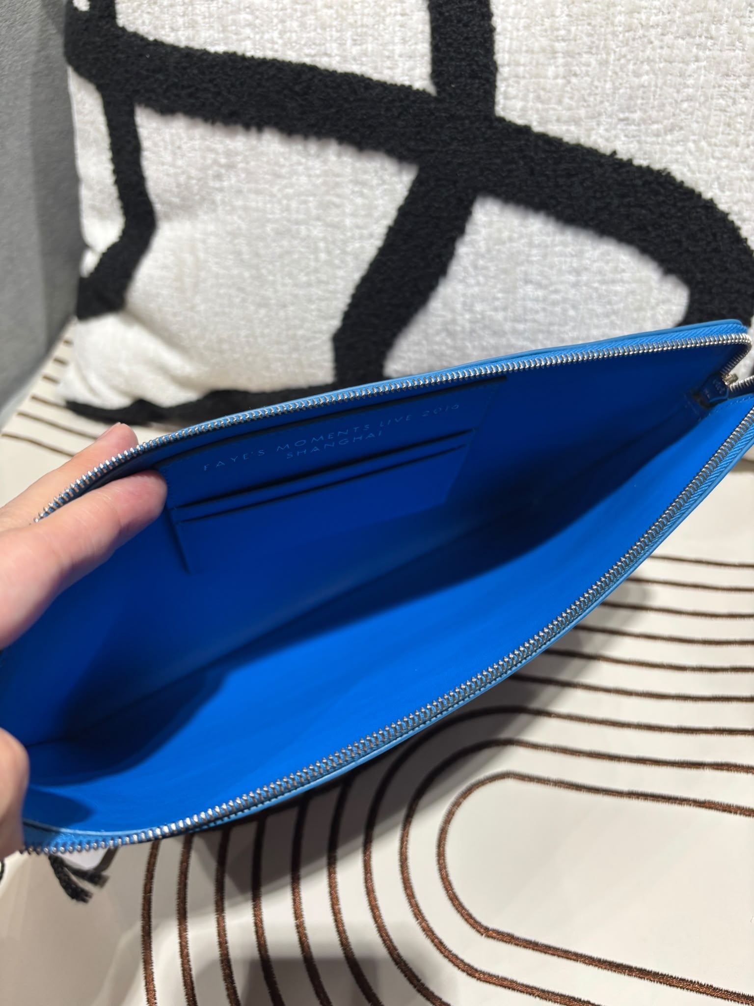 Celine Solo Clutch Bag 藍色拼酒紅小牛皮手拿包 ,$100%Authentic, 99%New