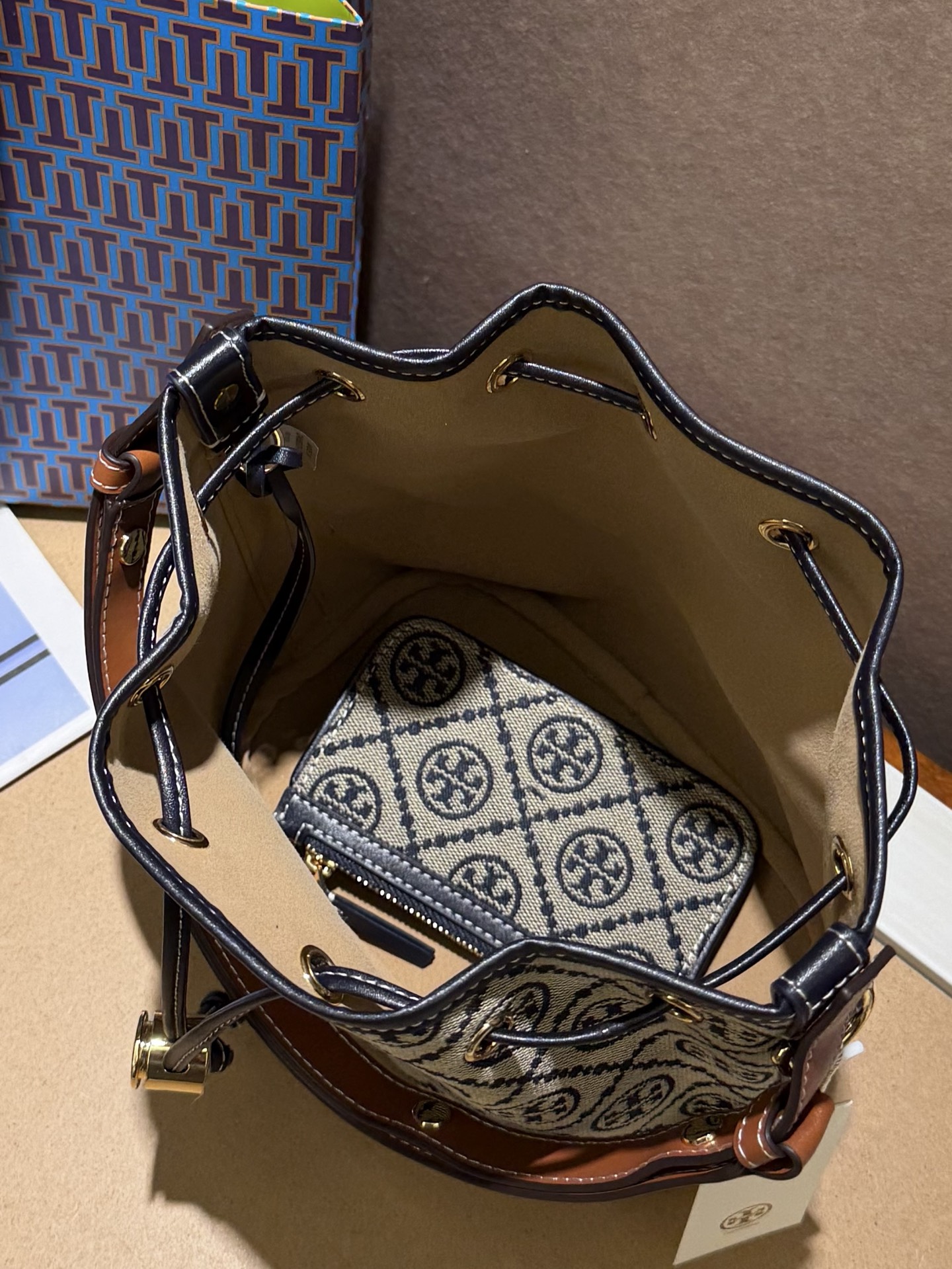 $388,👜 TB老花水桶包（中號）👜