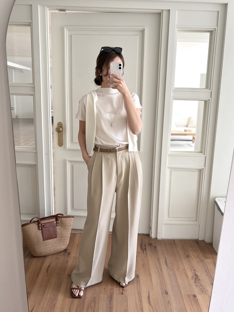 Timeless Pleated Flow Pants (Beige)