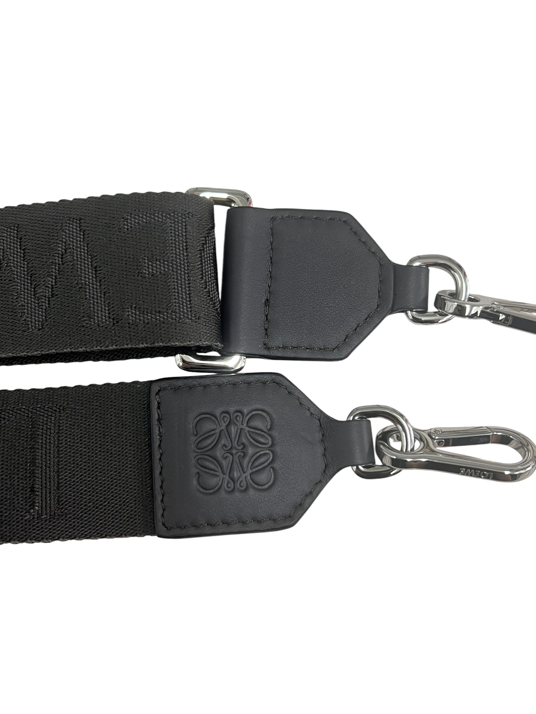Pre-owned LOEWE Mini Camera Bag / Product Code: 072803
