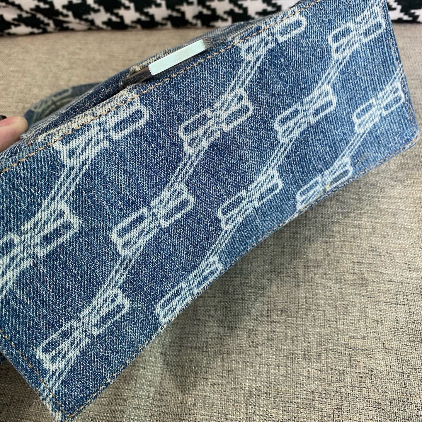 【預訂貨品】巴黎世家牛仔沙漏包 