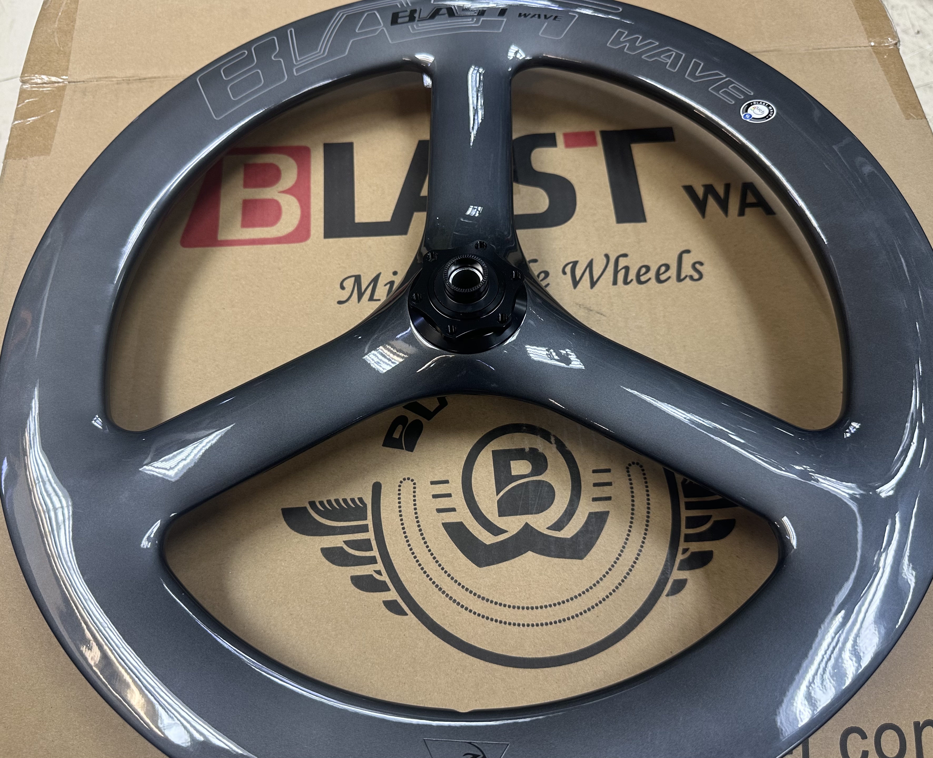 Java Neo 406 20”Blast wave 碳纖維專用輪框