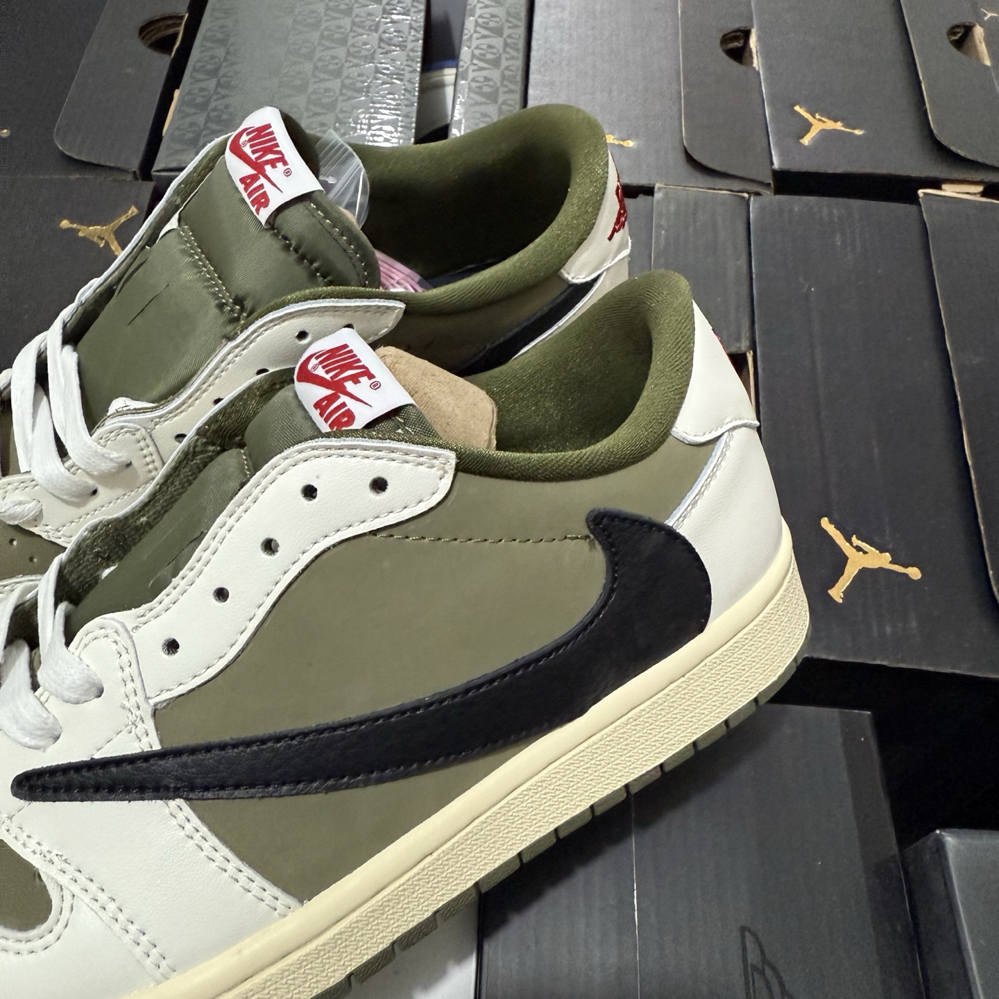 Travis Scott x Air Jordan 1 Low OG "Medium Olive" DM7866-200