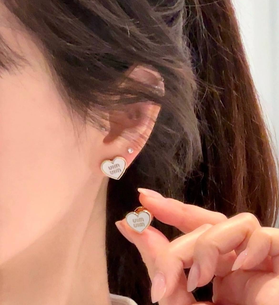 爆款！成日無貨🩷訂貨📮MIUMIU 心心耳環