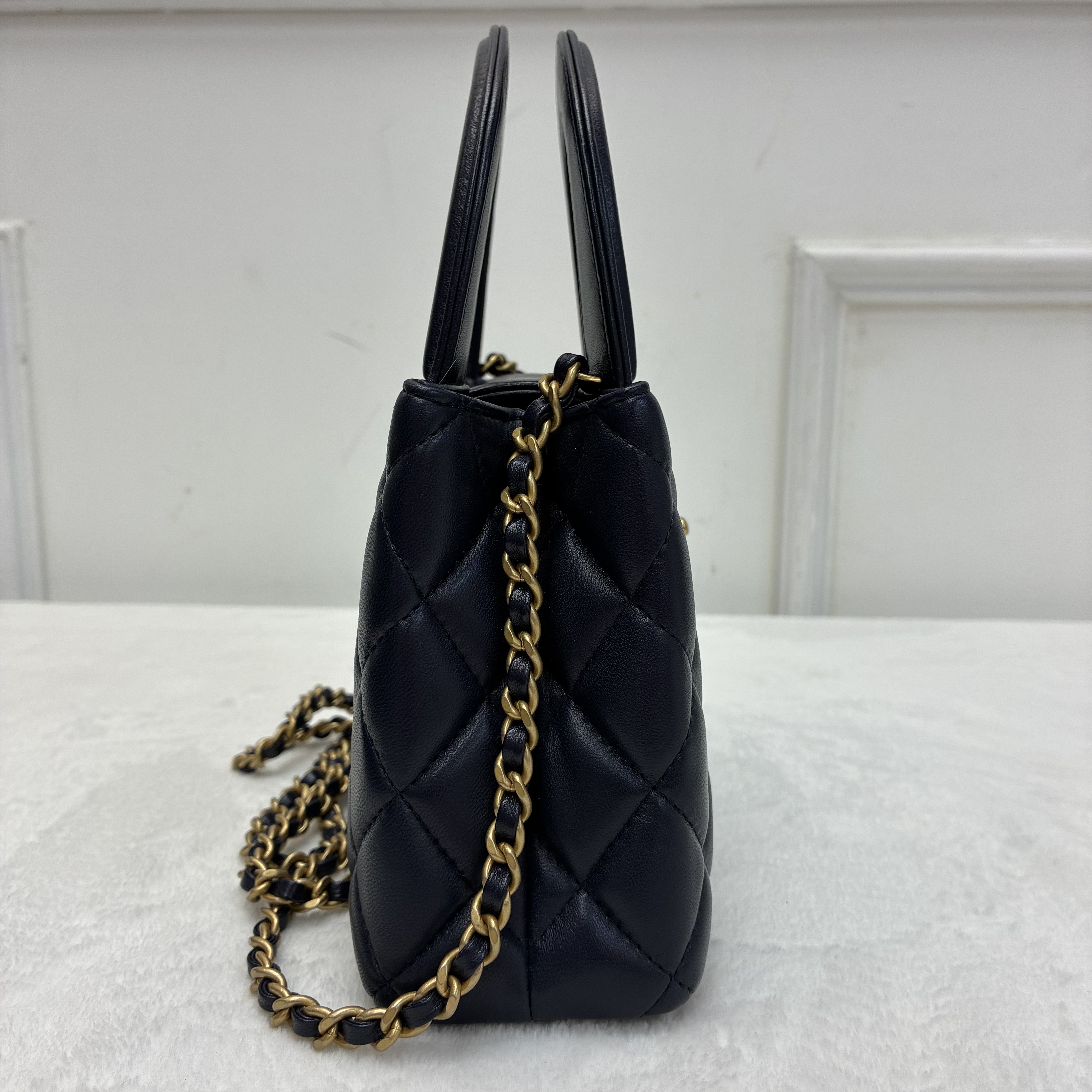 Chanel Kelly Top Handle nano size 海軍藍羊皮