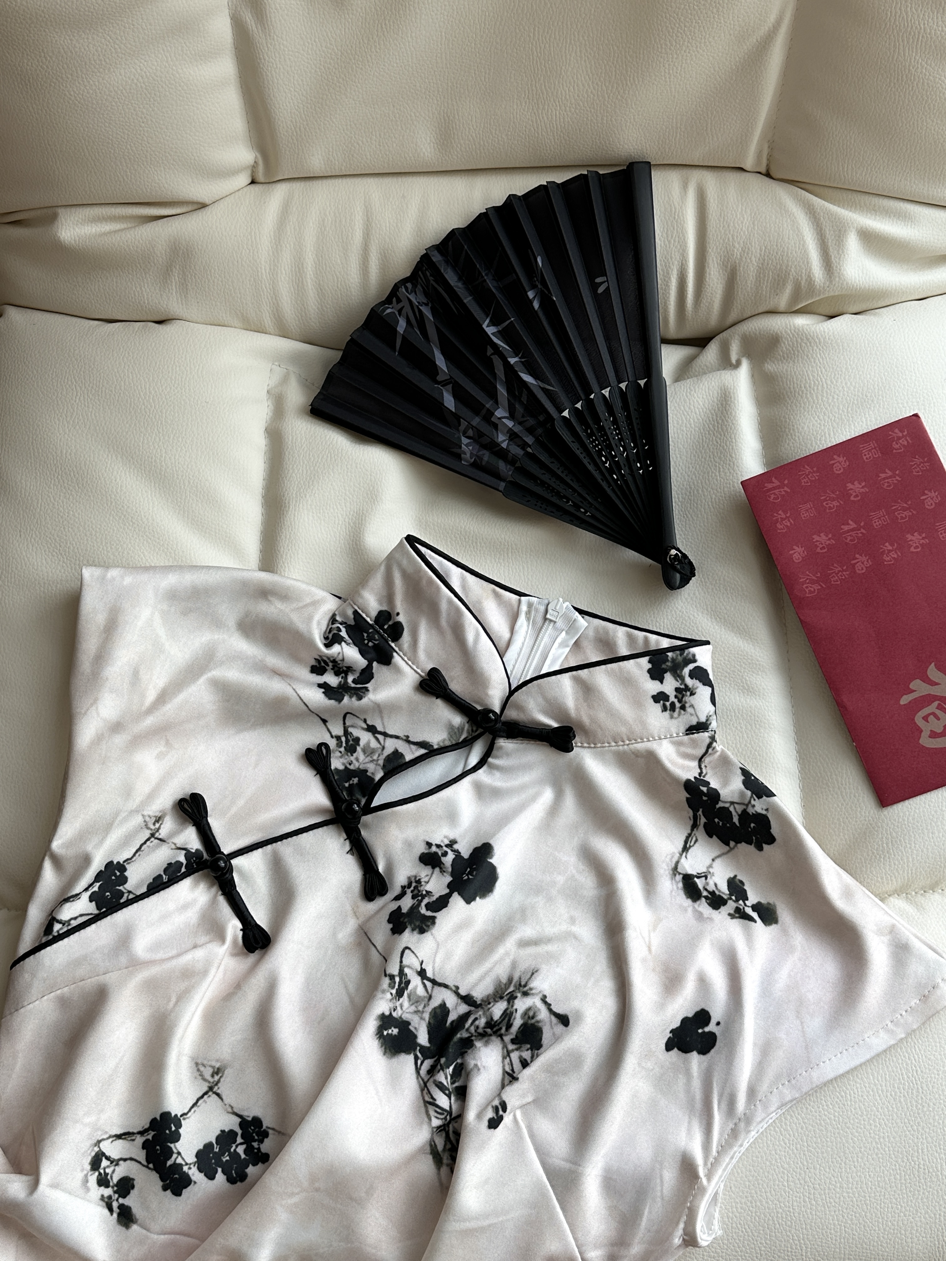 Gwen Side-Slit Cheongsam | Cream