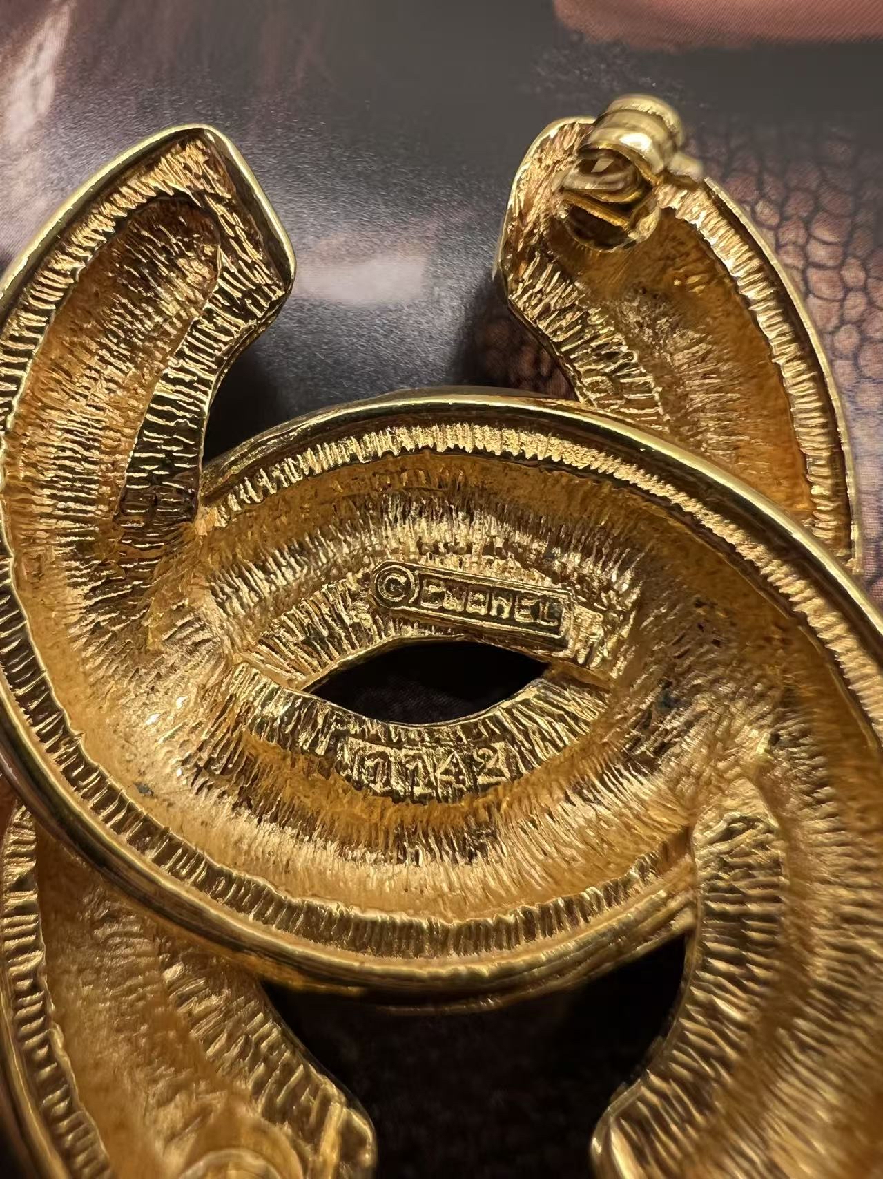 Chanel CC Logo Gold Brooch