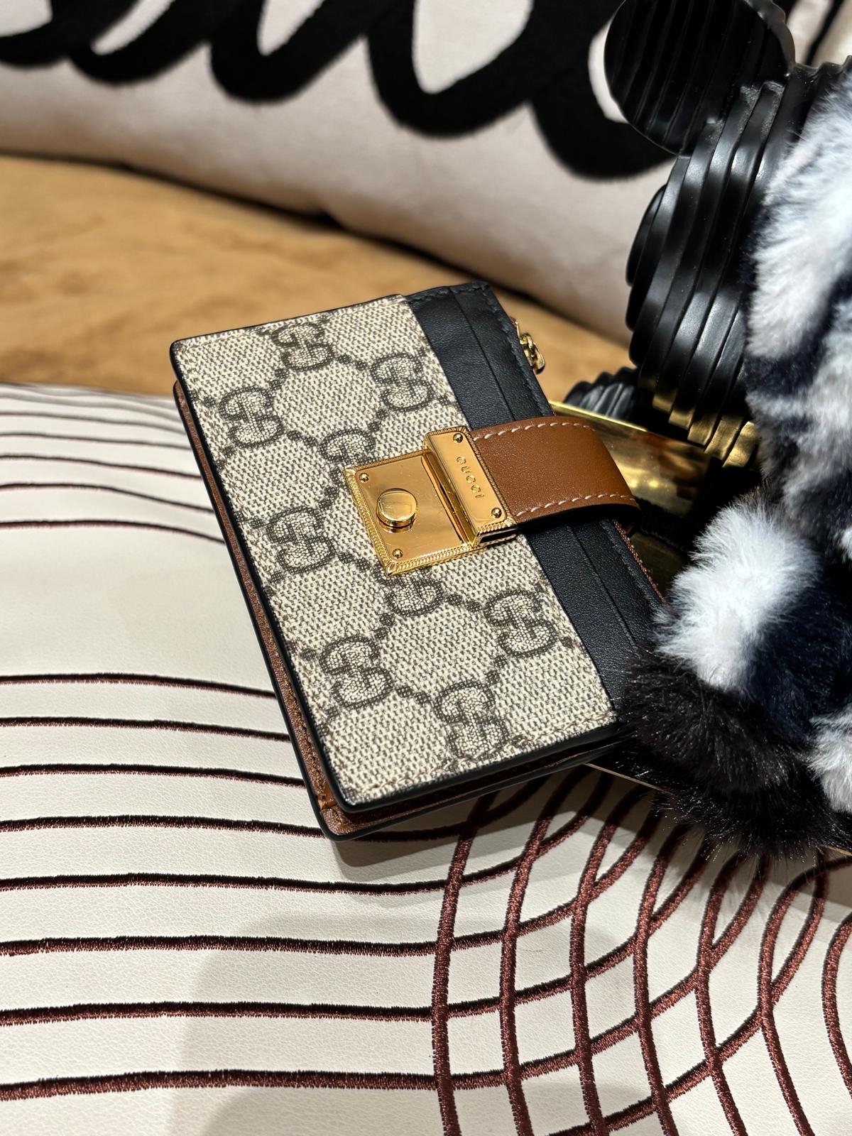 Gucci interlocking card holder 658228 100%Authentic,98%new ✅box 