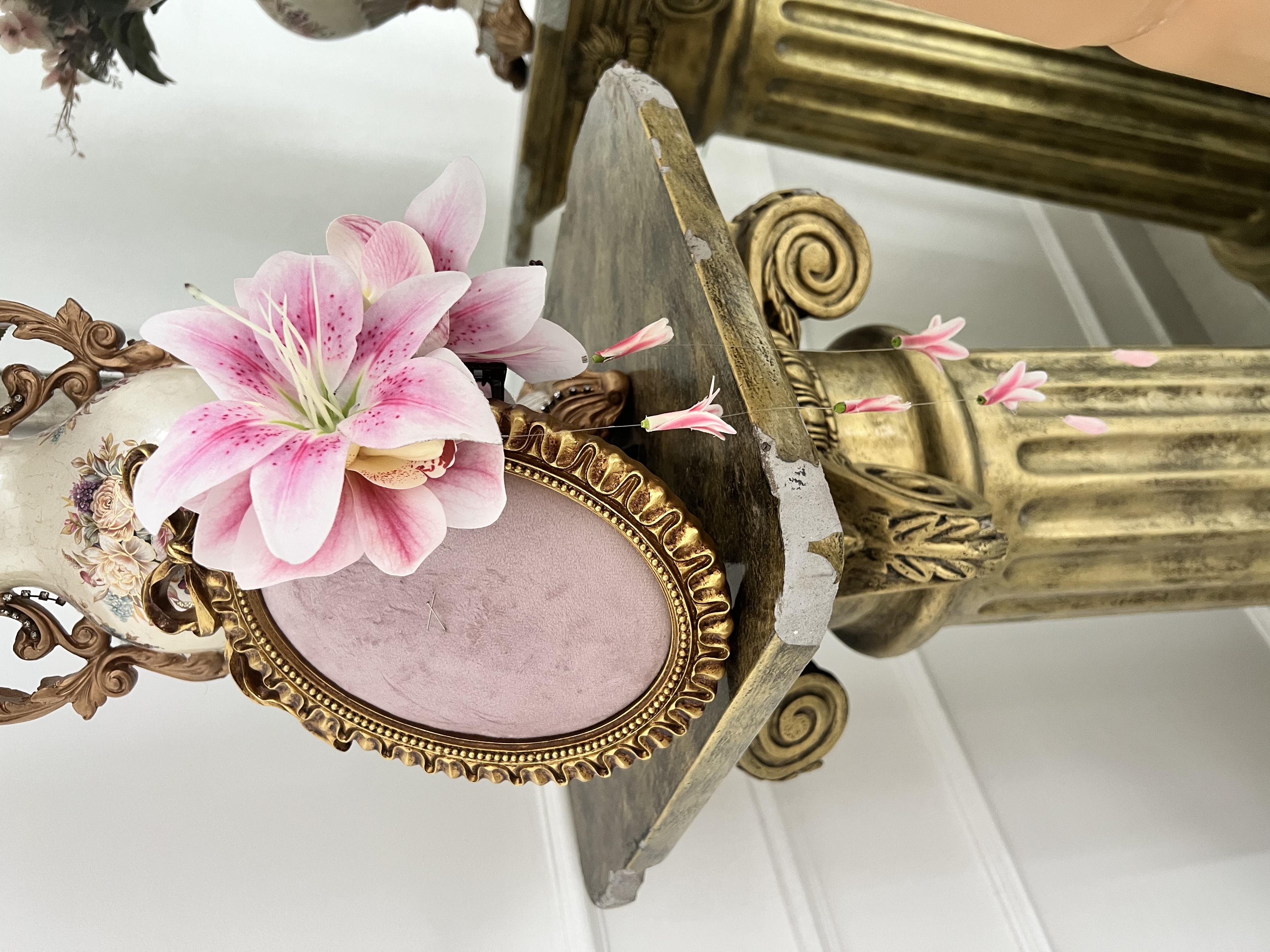 Spicybiskut x Fétiche Lily-Orchid Cascading Hair Claw