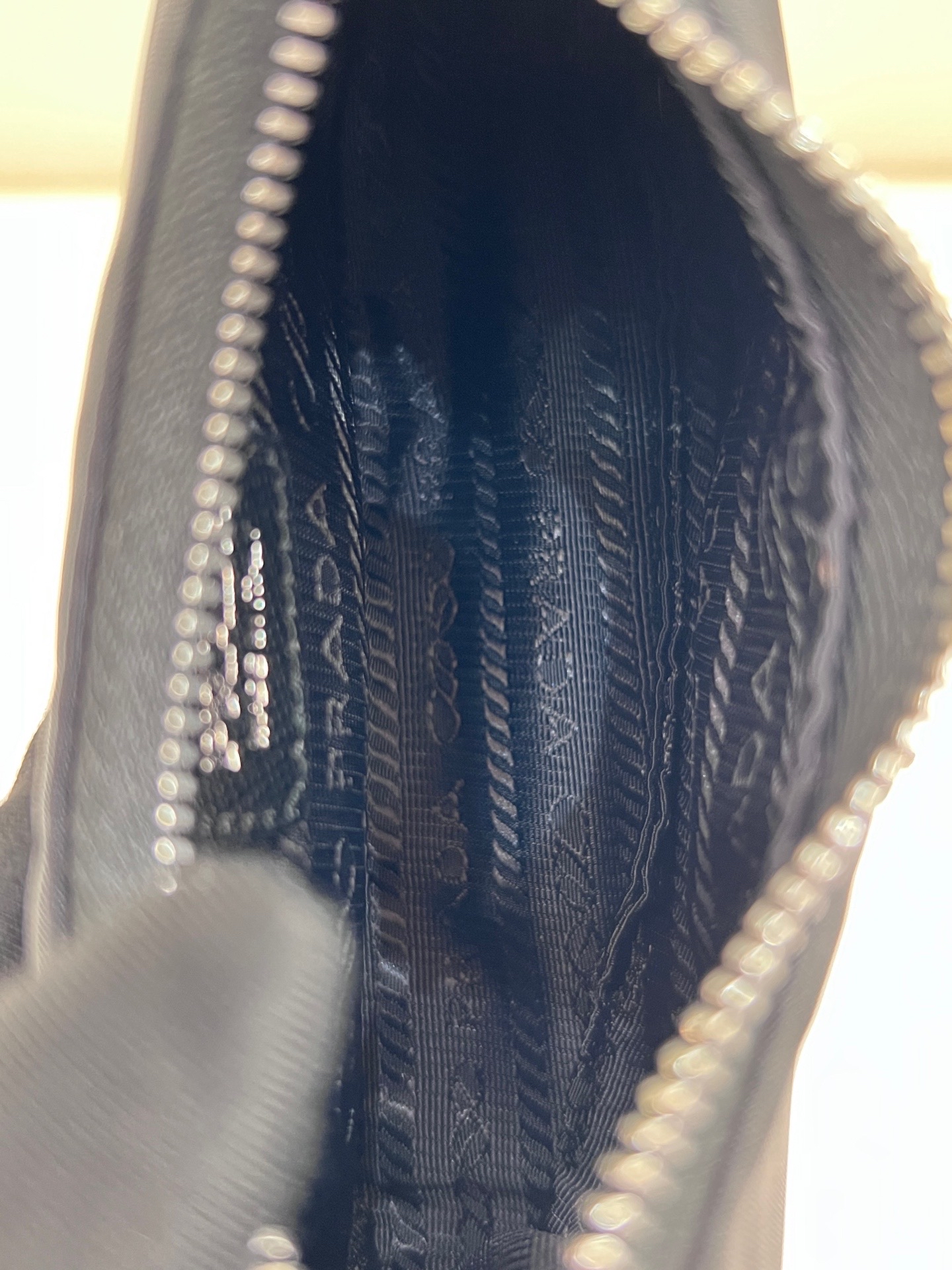 【預訂貨品】 Full set Prada黑色mini hobo