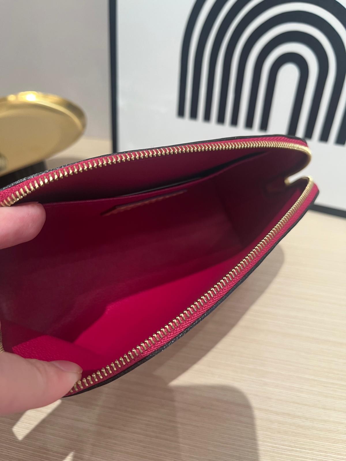 Lv cosmetic pouch 化妝袋 100%Authentic,95%new ✅dust bag 