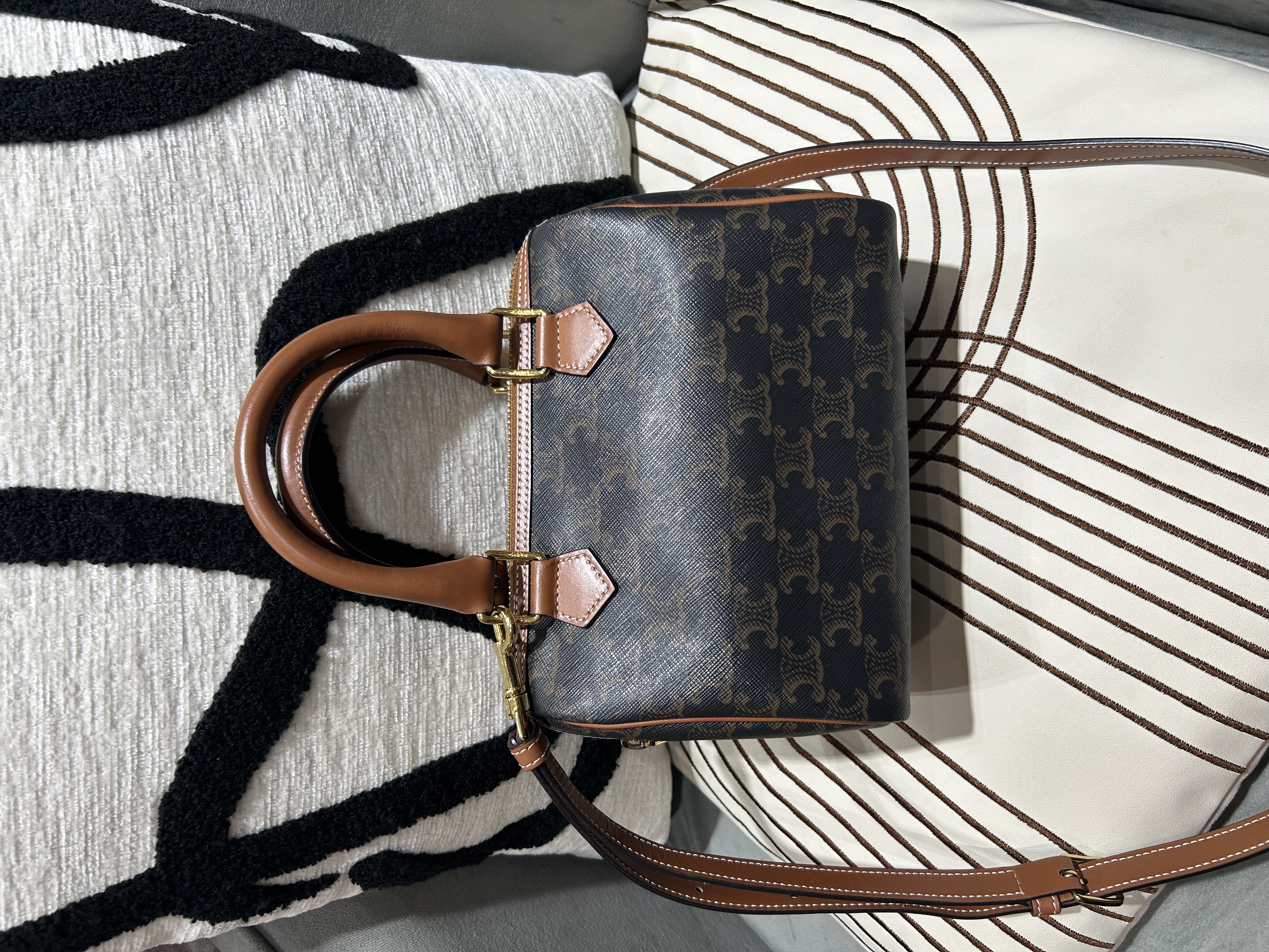 CELINE Triomphe Small Boston 2 way bag 100%Authentic, 98%New✅Strap ✅Dust bag