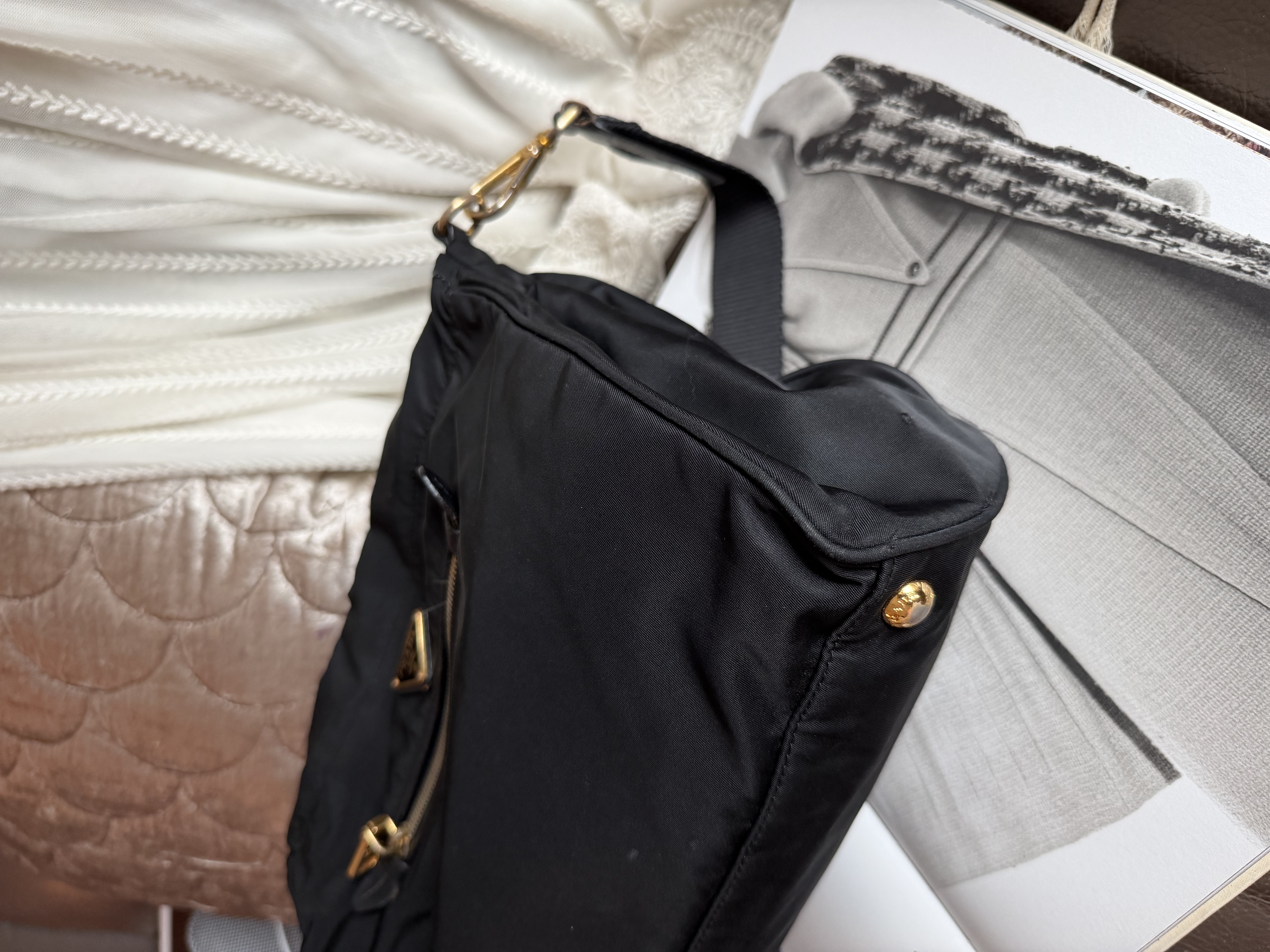 prada黑色 black re nylon bag with original strap