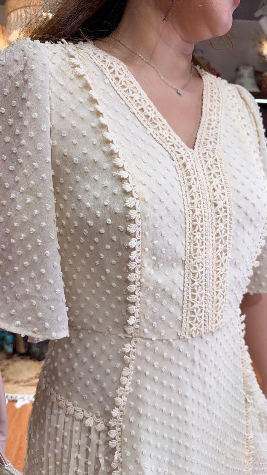 2966 WHITE Dot Simple Zipper Short Op 33"