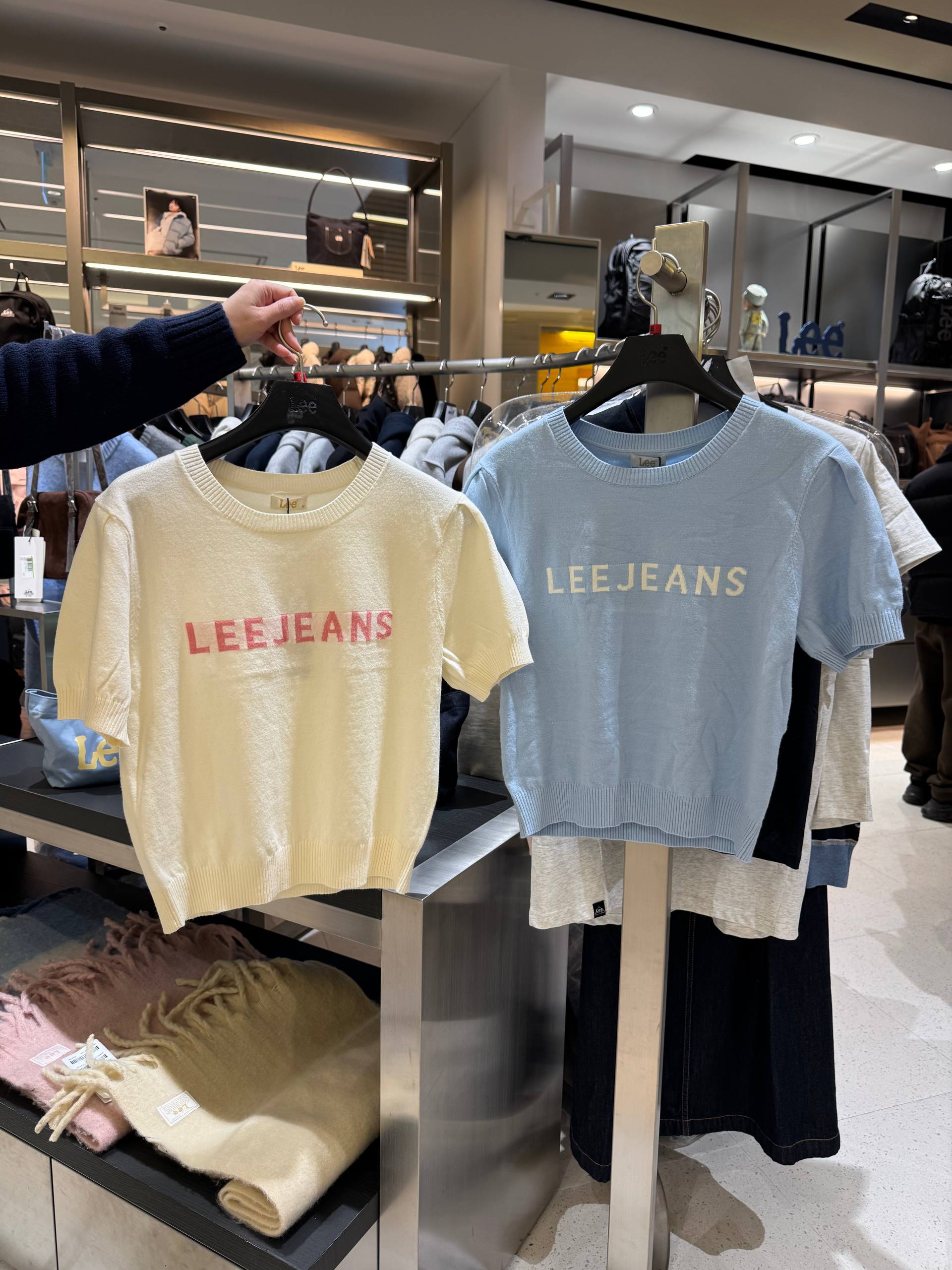 🇰🇷Lee 针织上衣✨