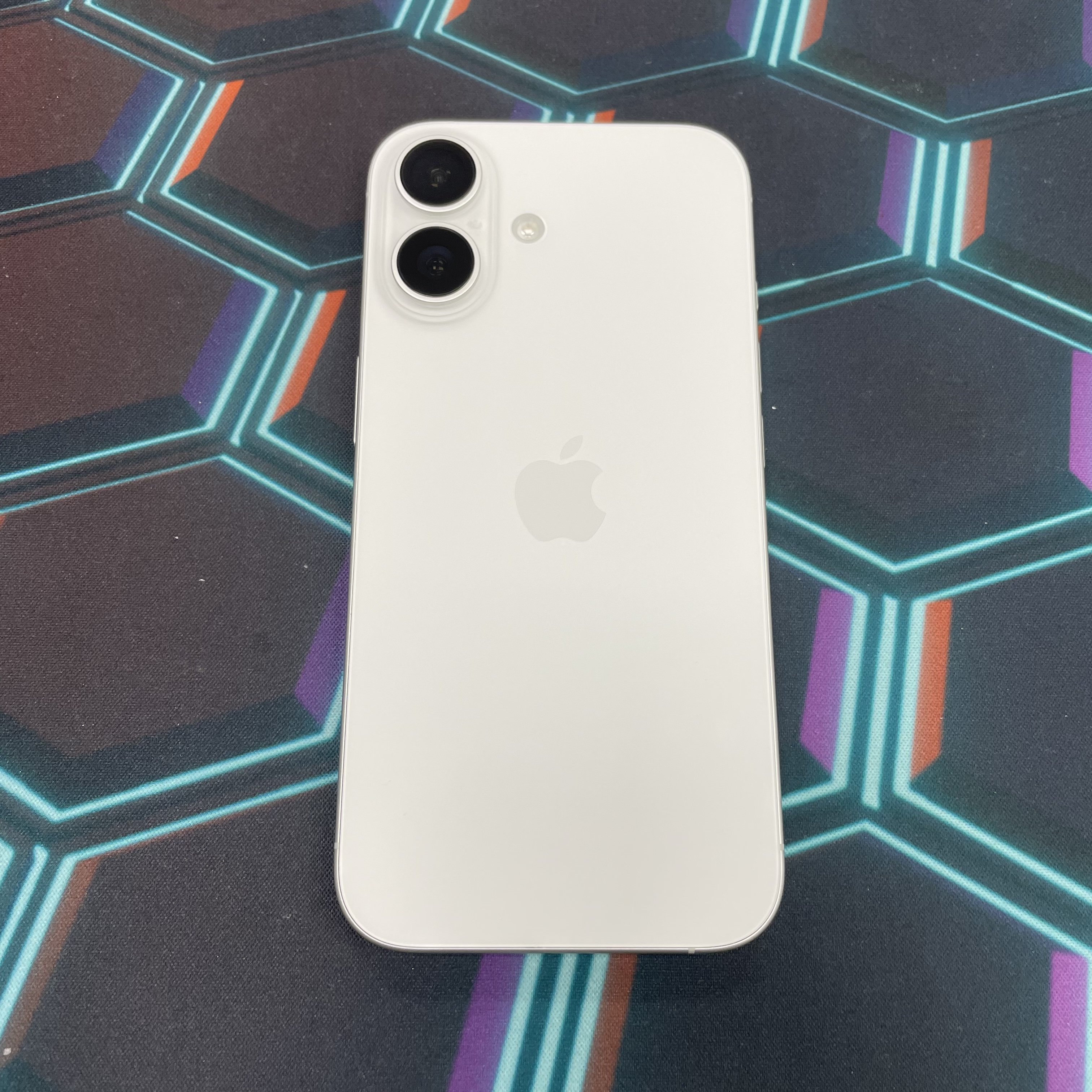 *6873 16 勁靚機 256GB 電90 白色 white