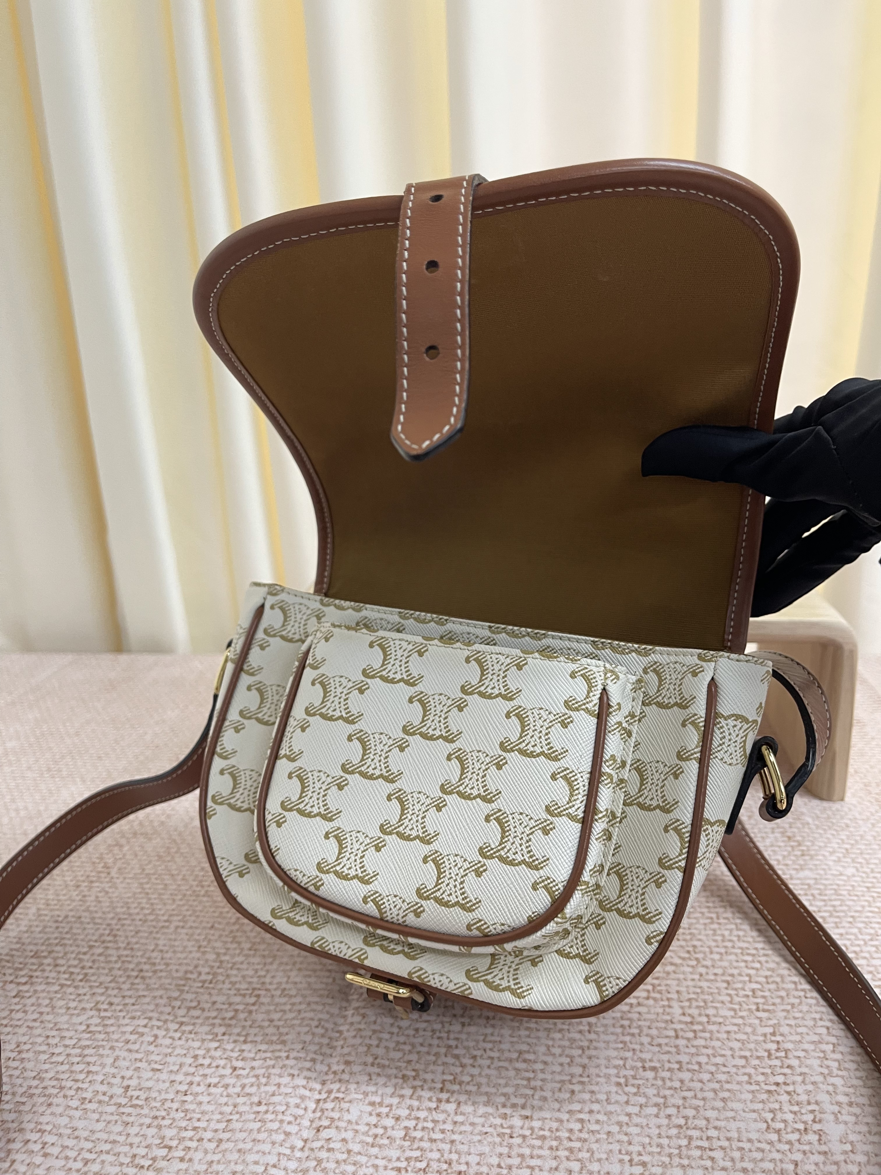 Pre-owned Celine Folco shoulder bag/ Product Code: 26020302