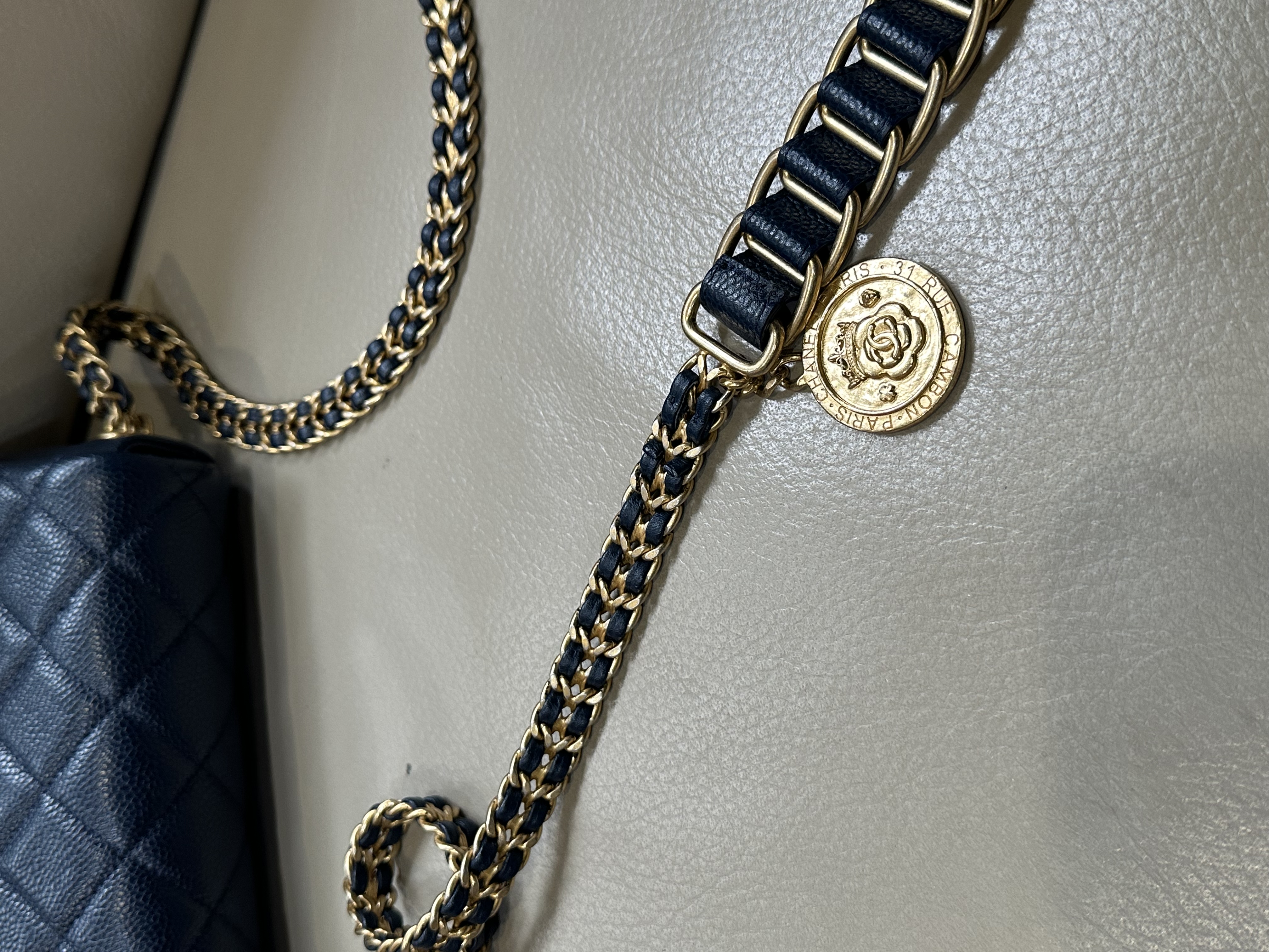 Pre-Owned Chanel Matelassé Chain Soul Flap Bag / Product Code: 26040520