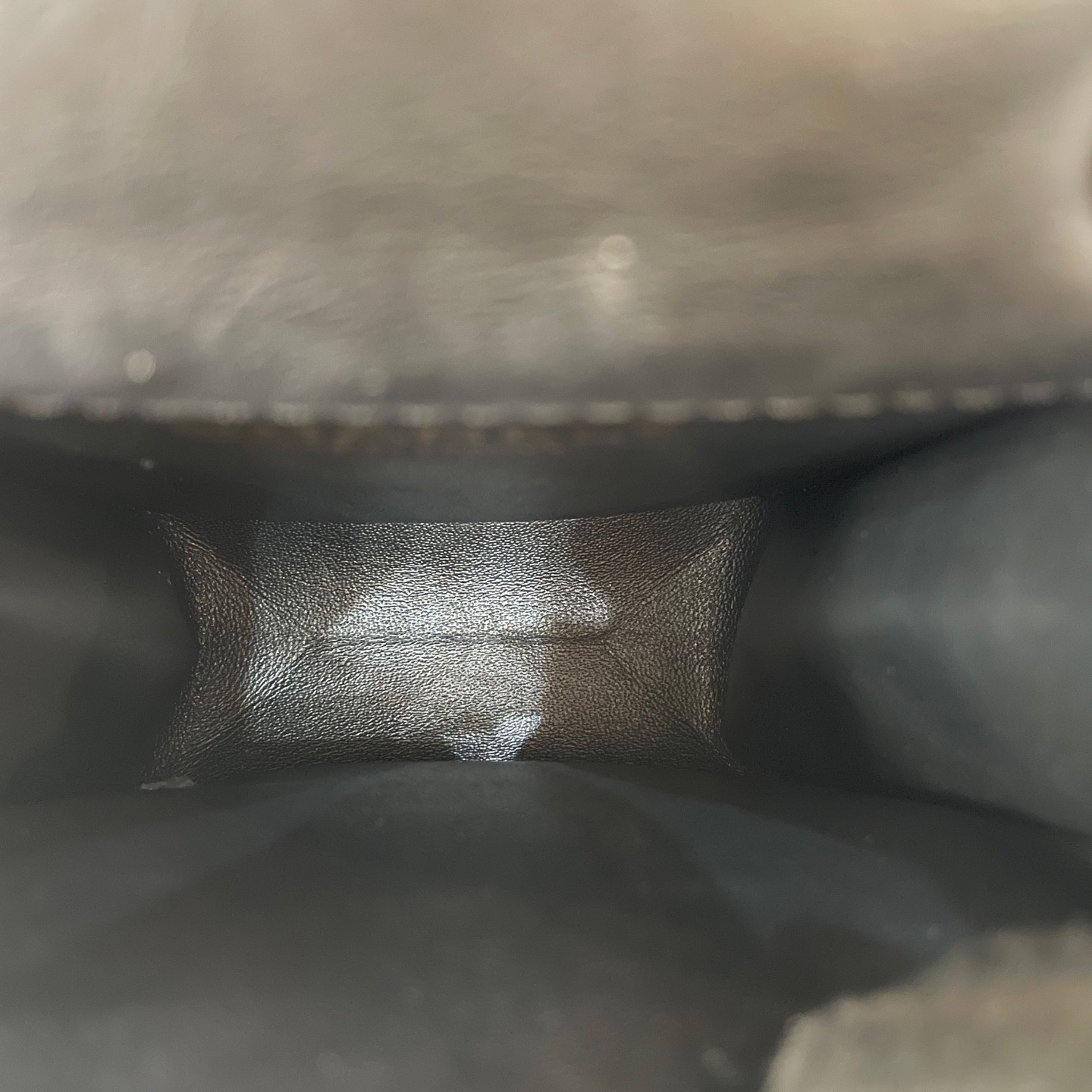 【預訂貨品】鐳射30開👜 Chanel黑金mini 手機包 