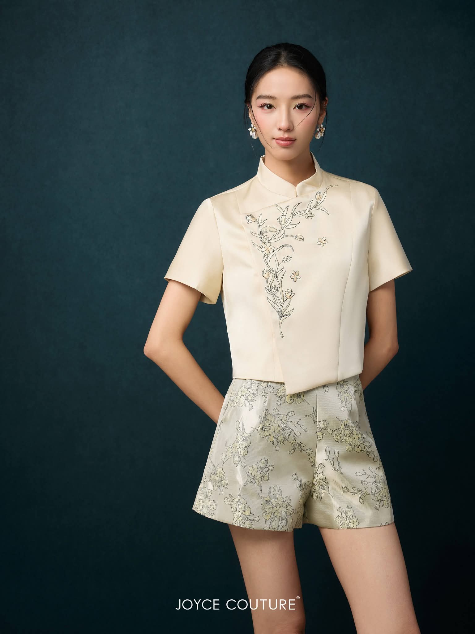 花卉刺绣上衣 T0761