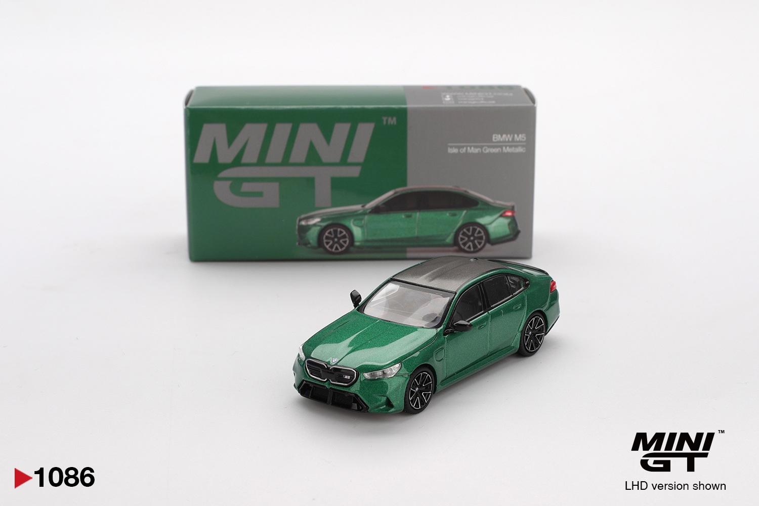 Mini GT 1/64 BMW M5 (G90) Isle of Man Green Metallic - MGT01086-R