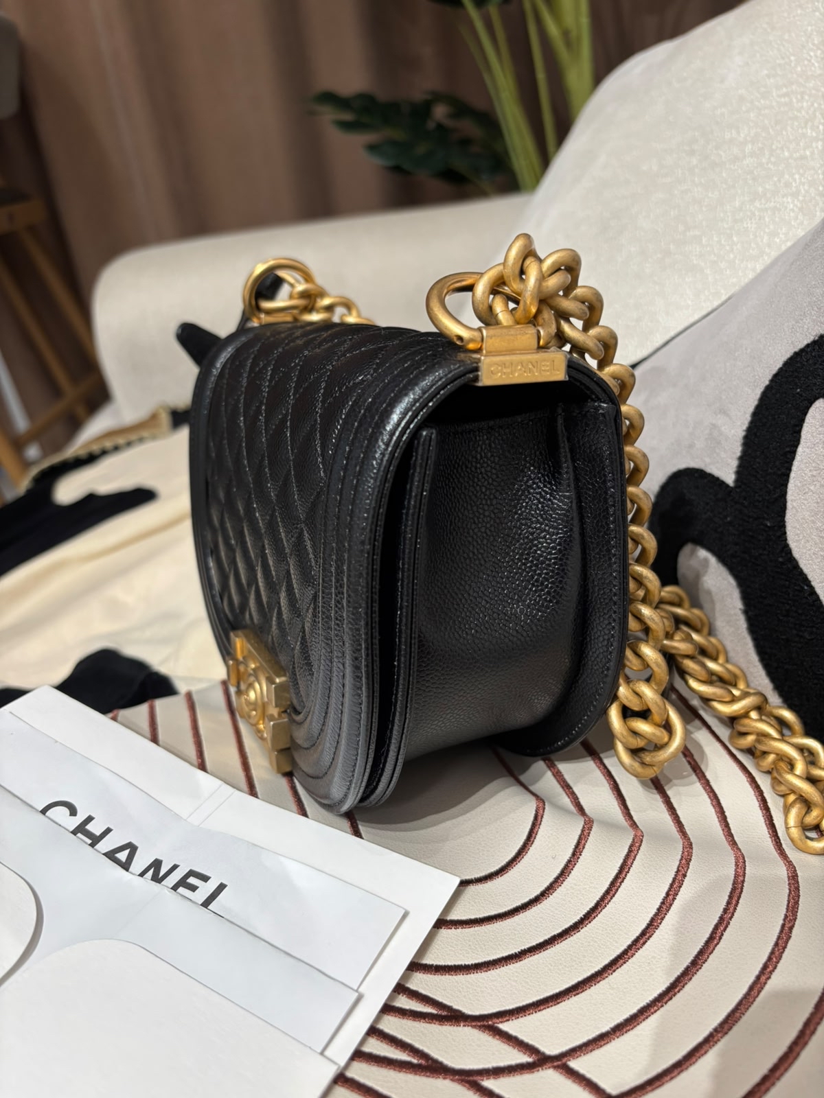 Chanel boy 黑色荔枝牛皮金鏈半圓boy 100%Authentic,98%new ✅香港專門店收據✅晶片✅塵袋✅box