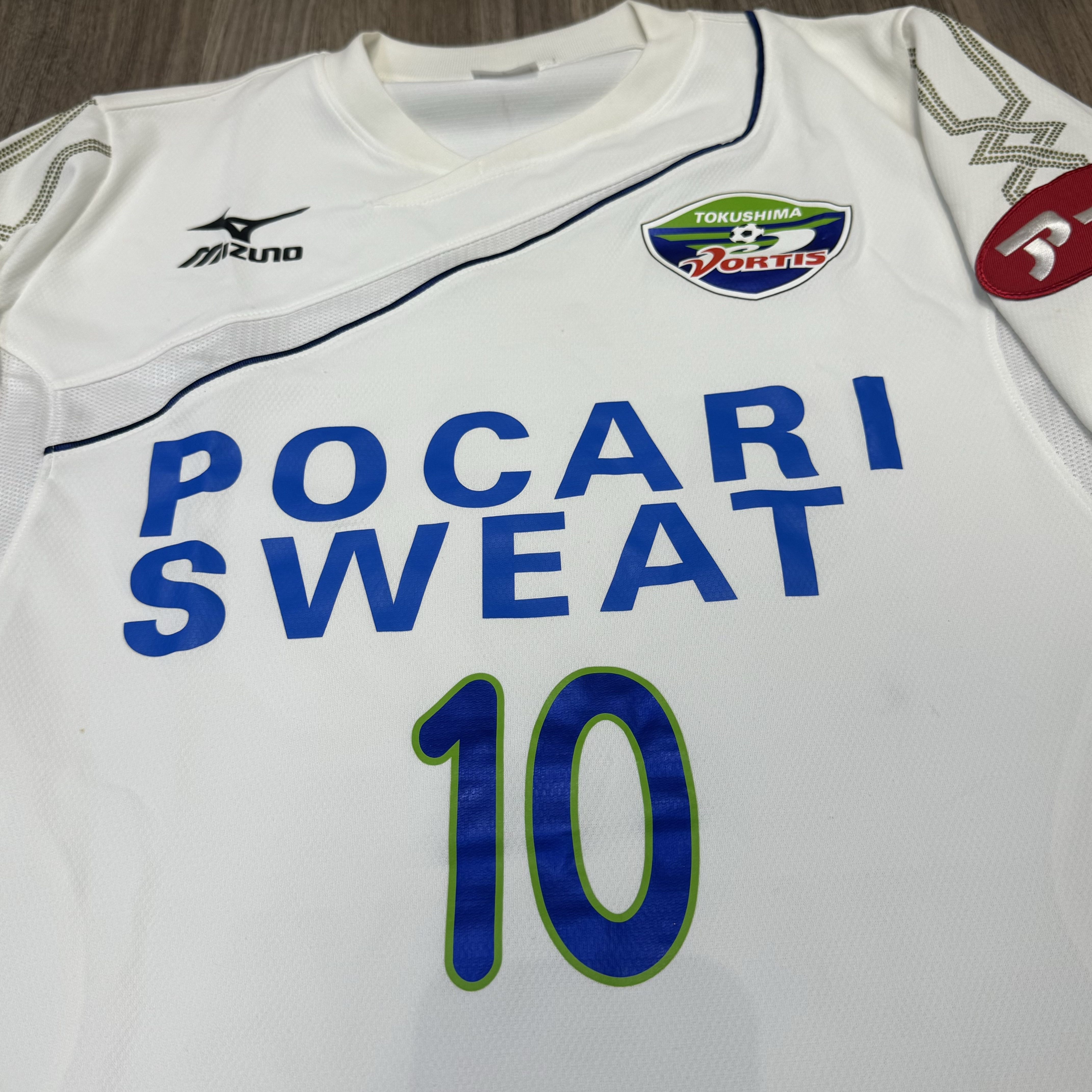 德島漩渦Tokushima Vortis 2013 away signed shirt #10 Tatsuya