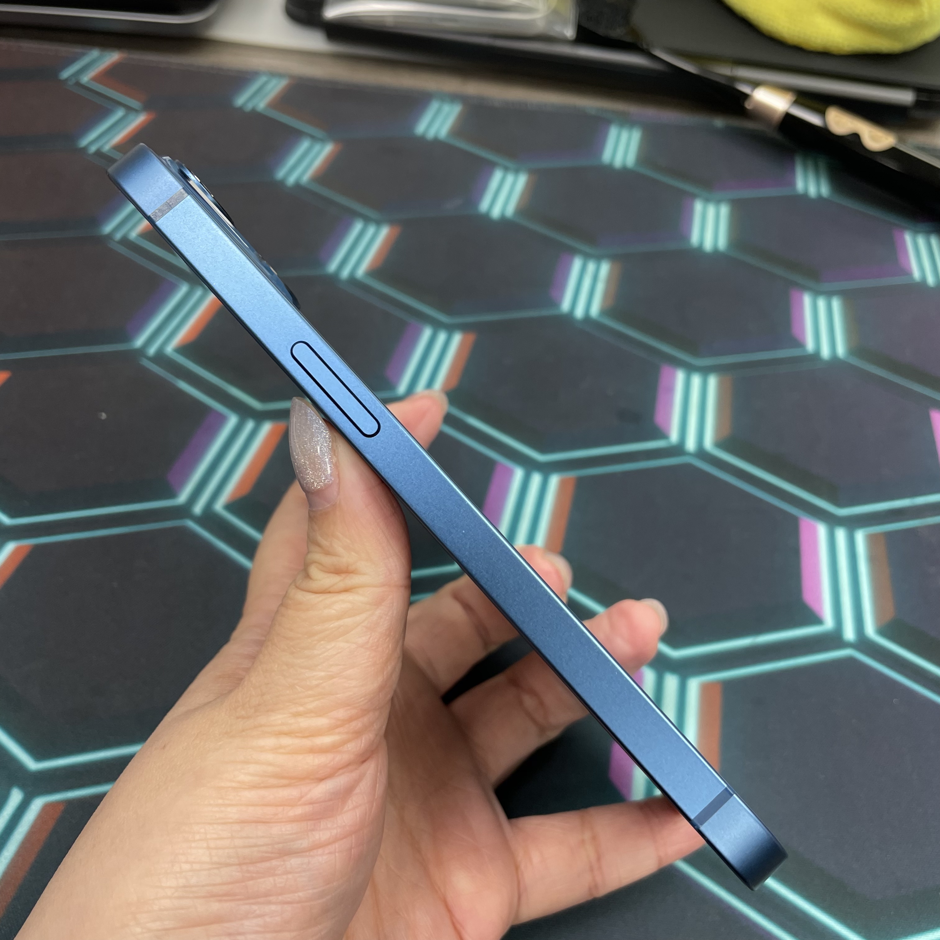 *6992 13 勁靚機 256GB 電84 藍色 blue