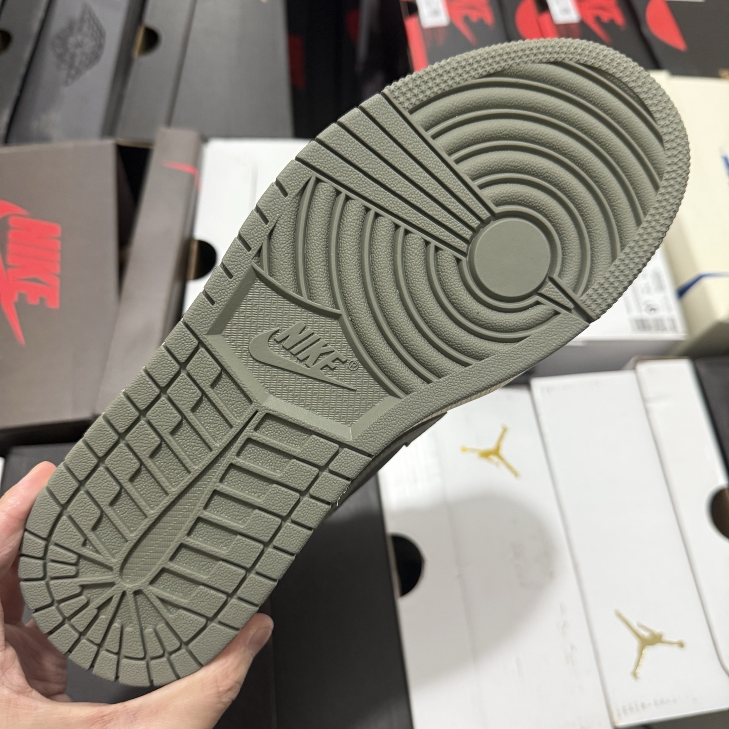 Travis Scott x Air Jordan 1 Low OG "Olive" DZ4137-106