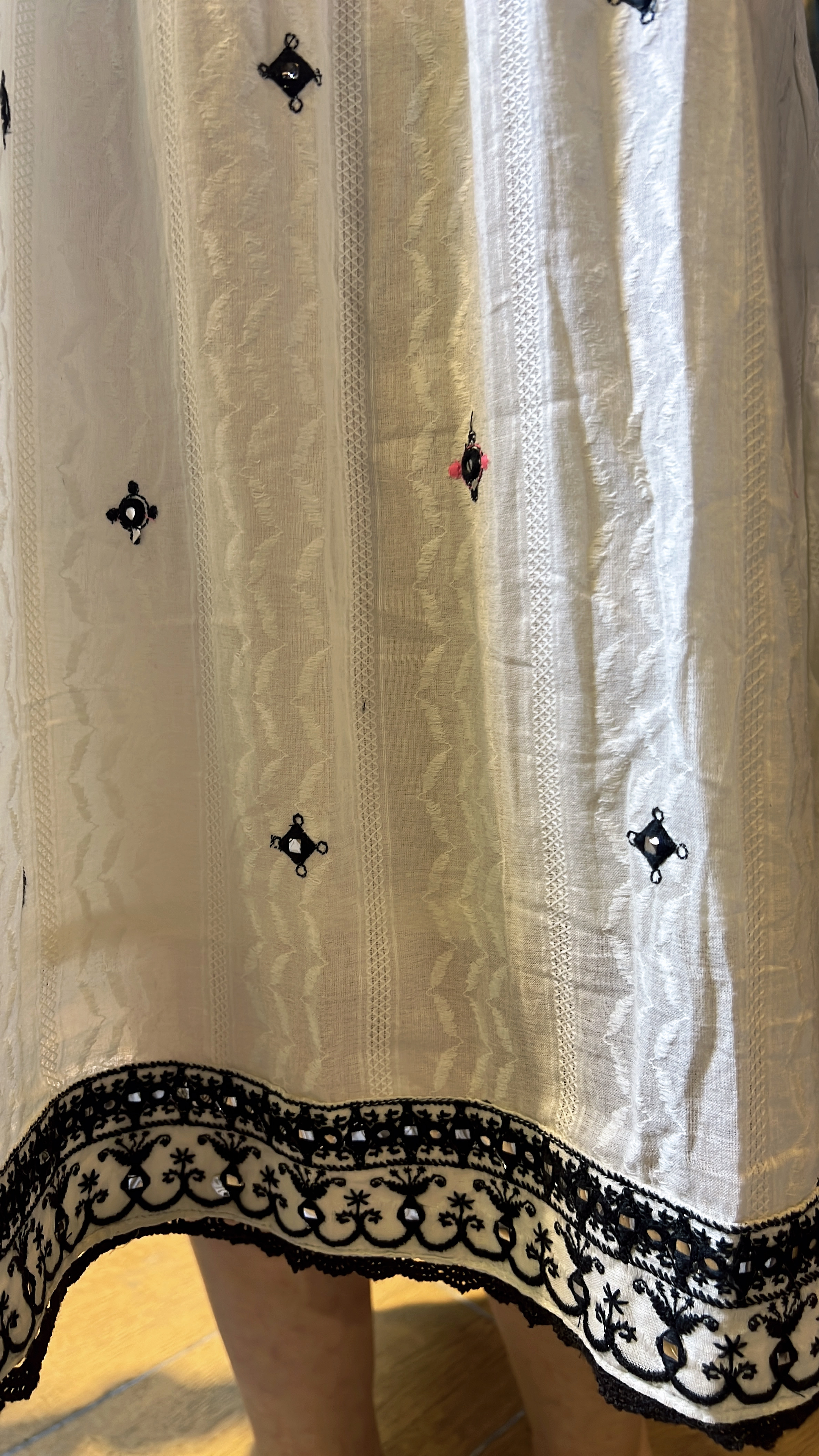 Milky White V-neck Pearl soso OP 43" #1058