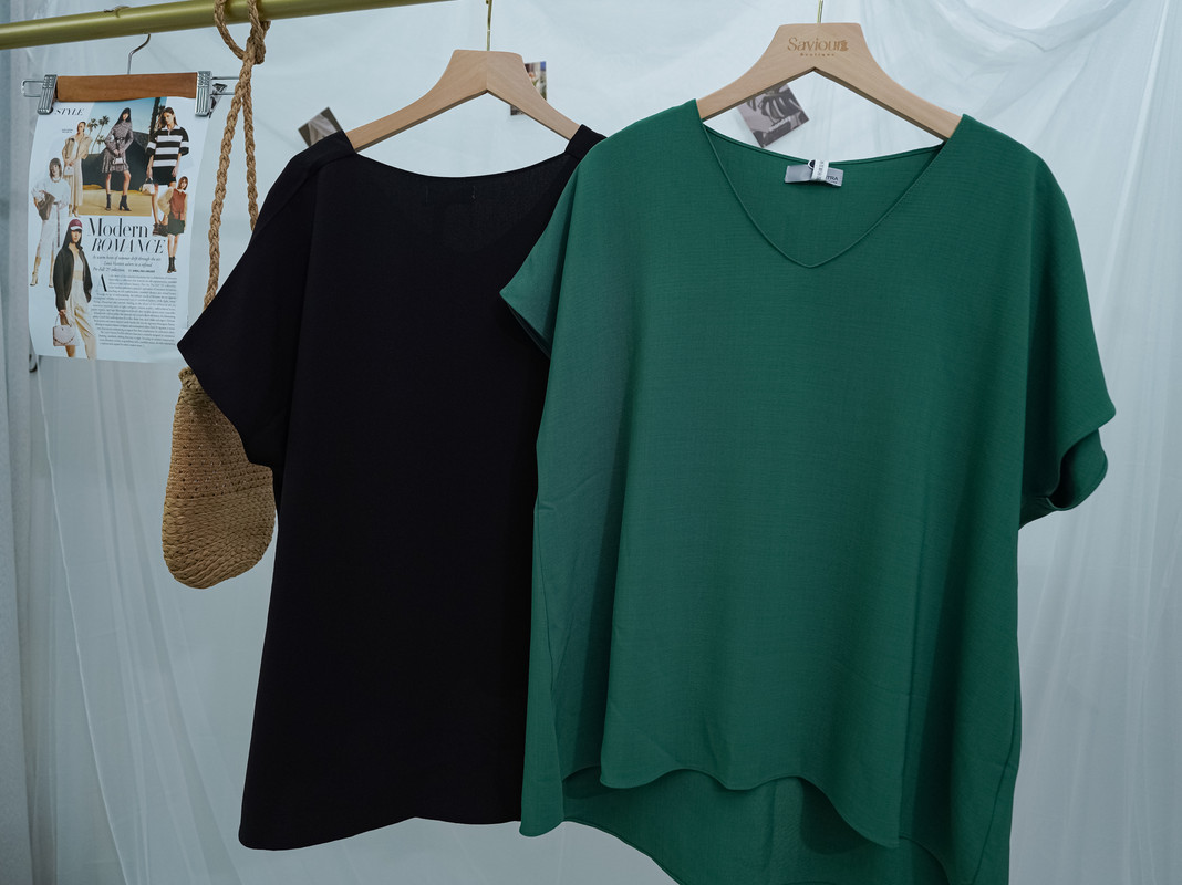 Lightweight V-Neck Short Sleeve Top ‖ 轻盈简约V领短袖上衣KR0153371