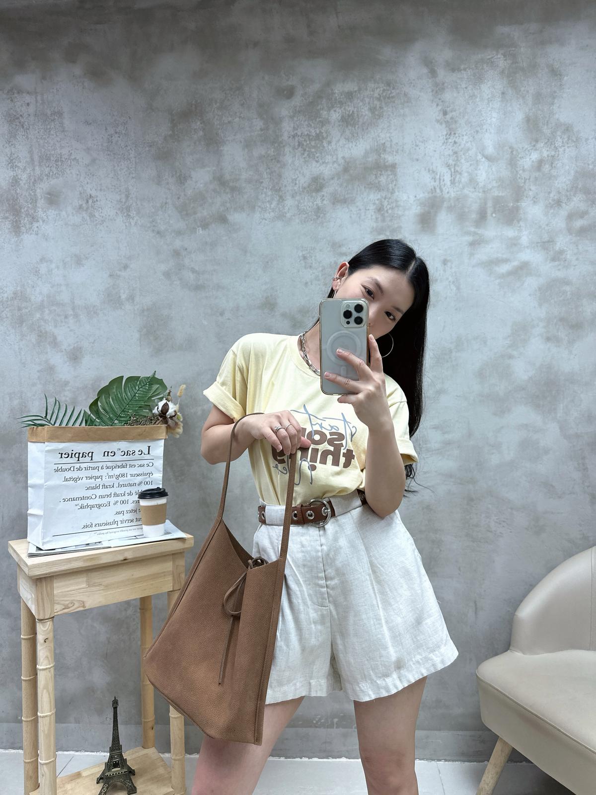 P12 彩色英文字Print Tee