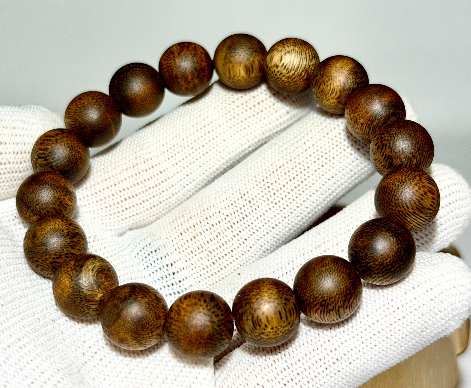 沉香手串 - 12mm 約13.2克 香韻6星級 (限香港地區發售及實體店交收)