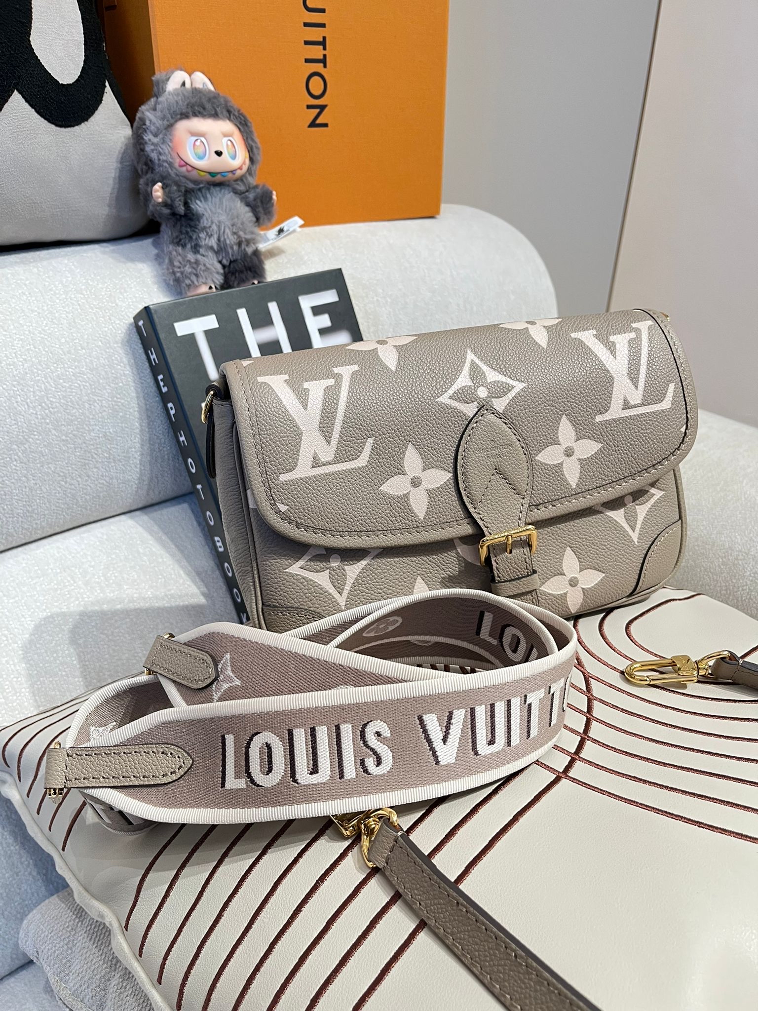 未使用品Lv Diane M46583 NFC ,100%Authentic ,Unused ✅strap✅nfc✅dust bag  ✅box