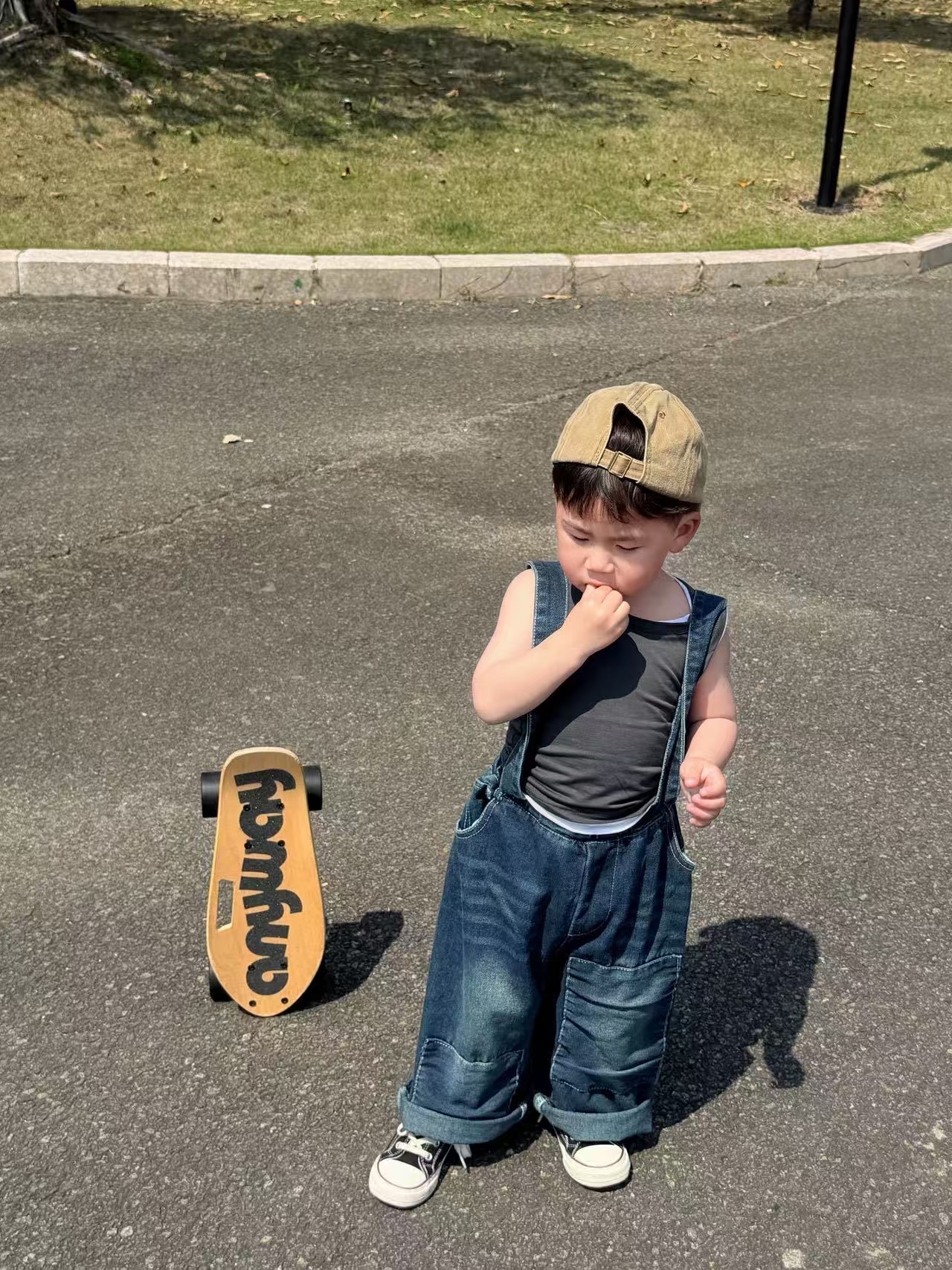 0638 兩穿牛仔褲+ 莫代爾背心