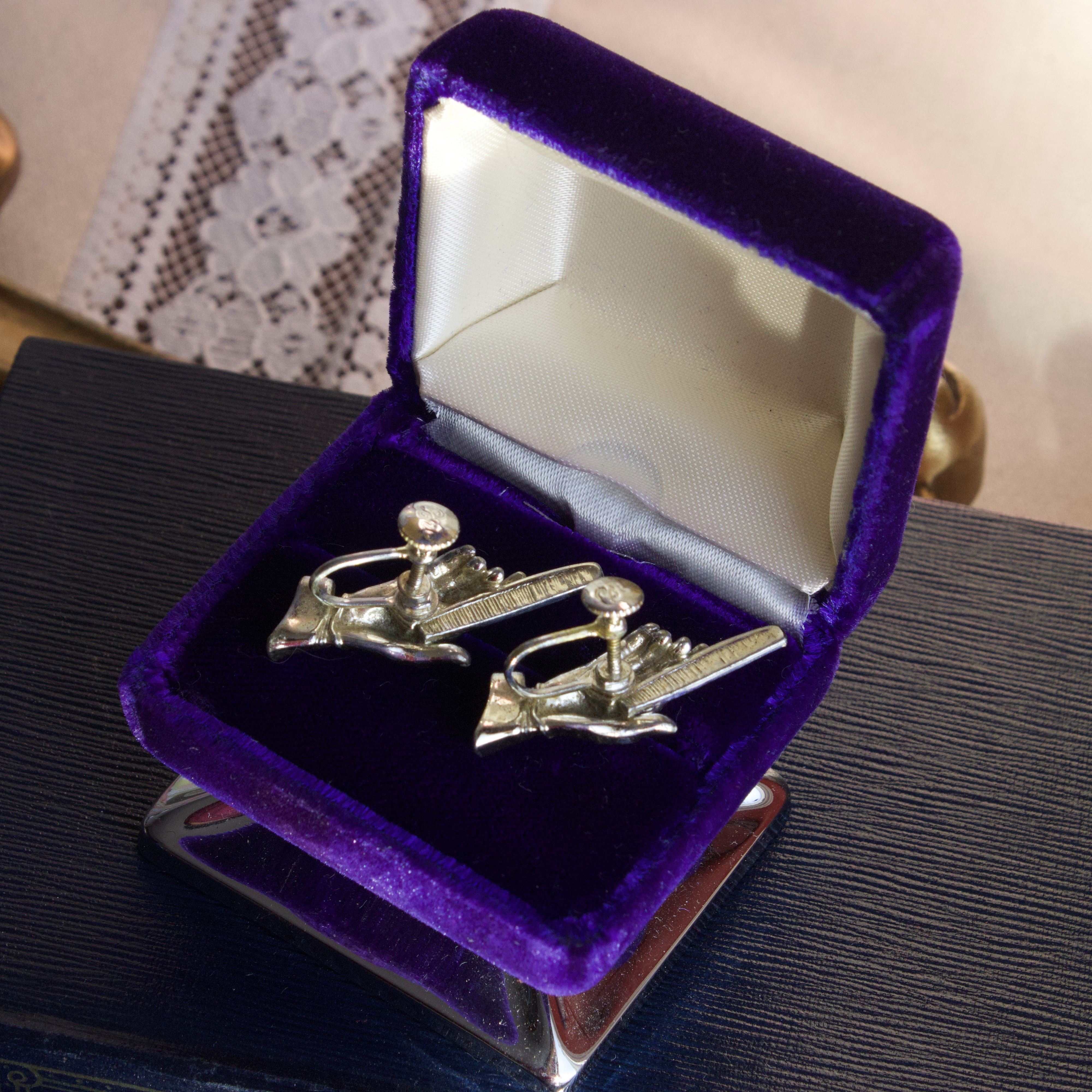 Rare! Vintage C.a. 1950s Stamped "Coro" Silver Tone Hairdresser Screw Back Earrings(MT1436)