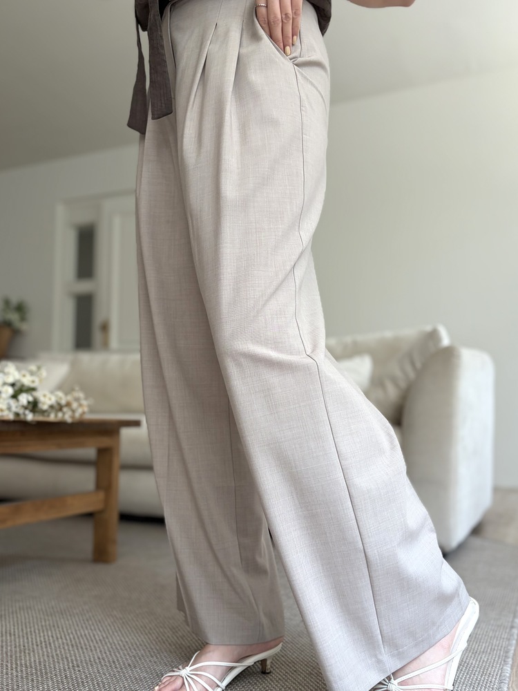 [極薄!] Strap Detail Pleated Pants (Oatmeal)