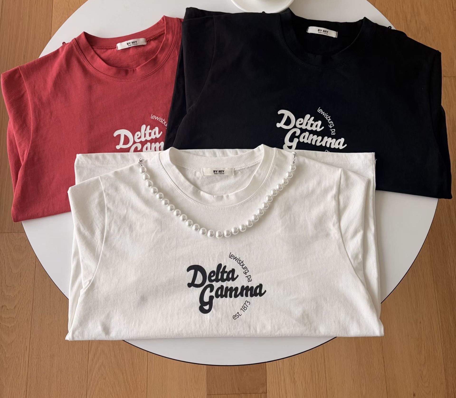 珍珠鏈英文字Tee