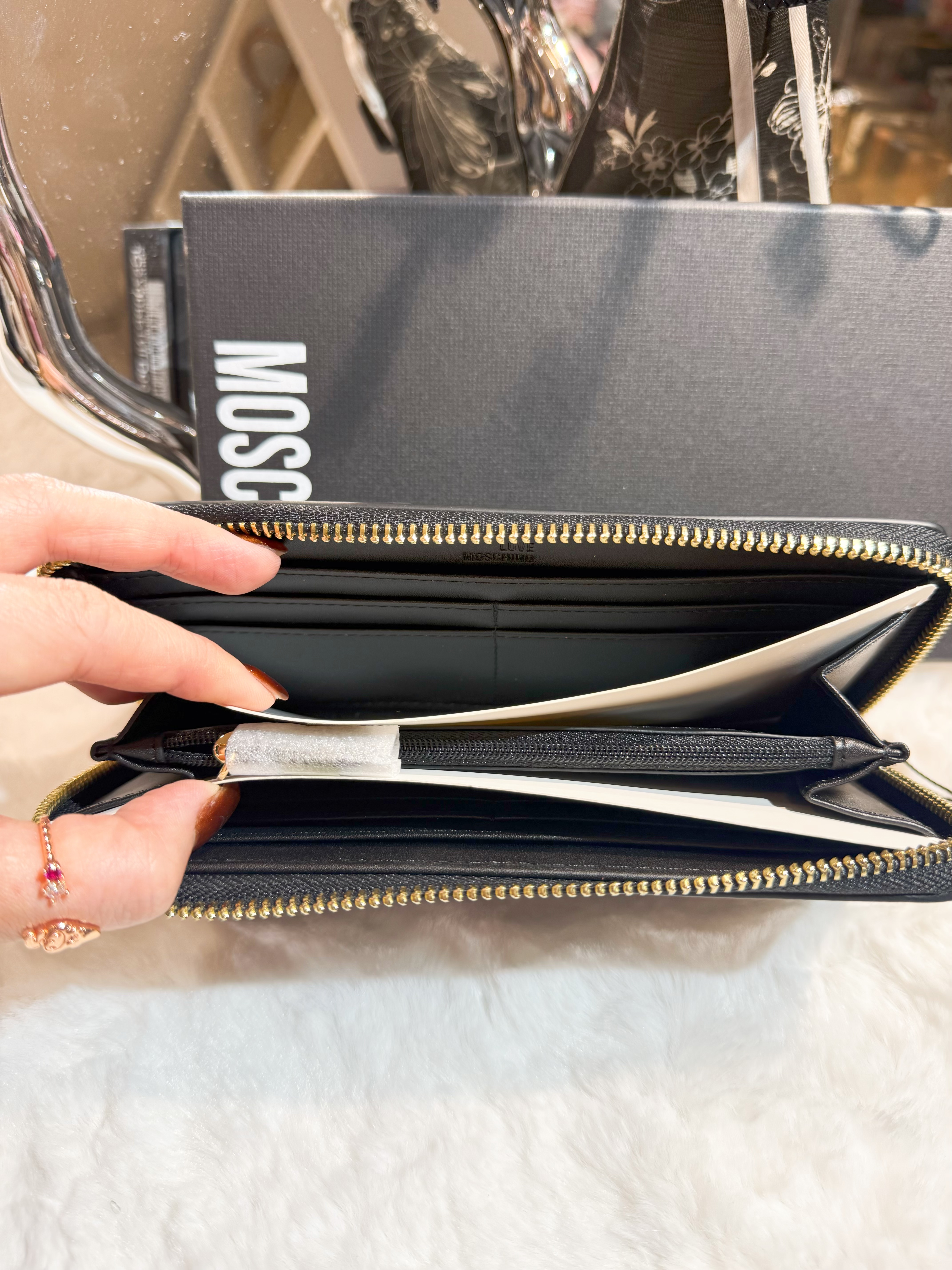 Love Moschino zip wallet 5140/blk