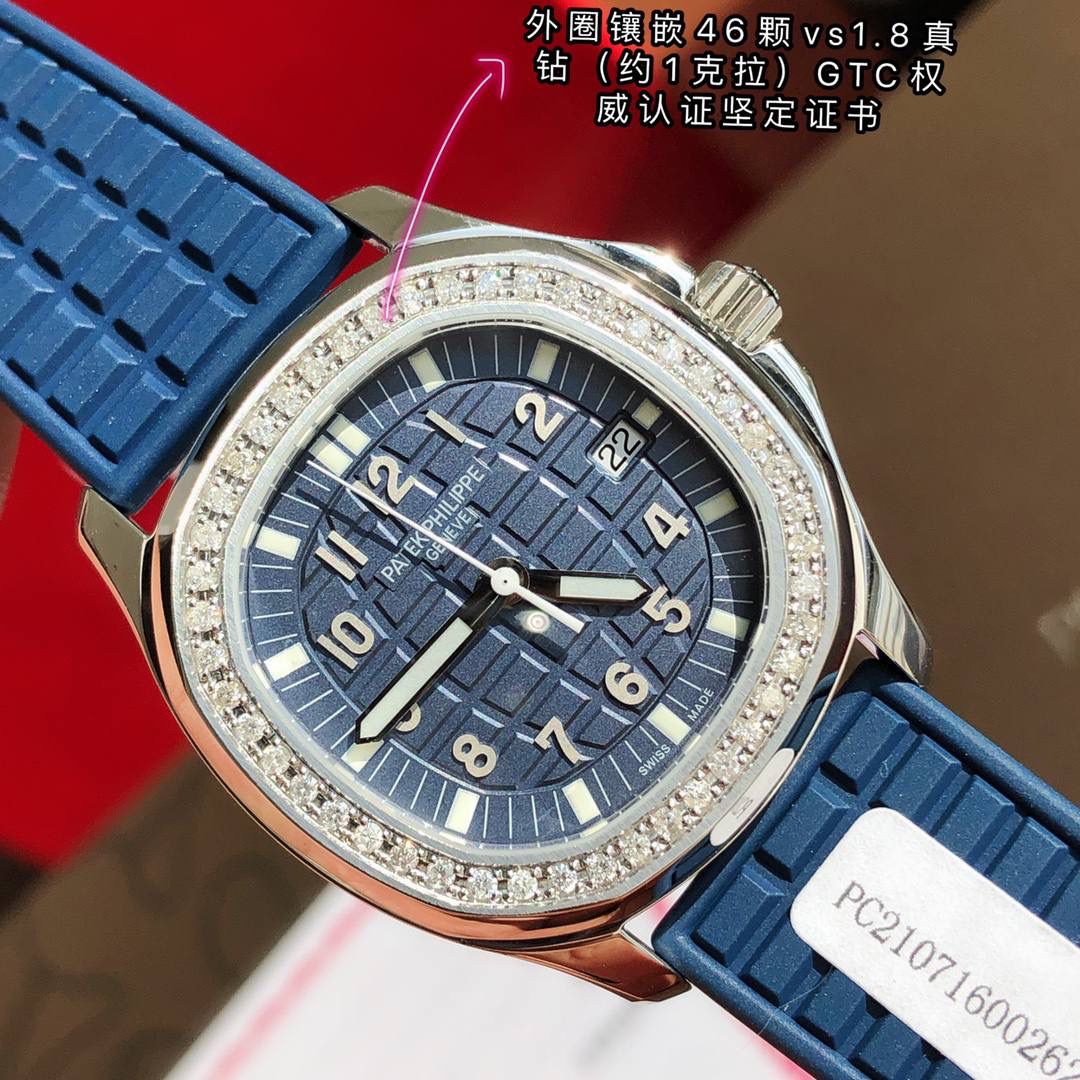 细节实拍‼️百达翡丽AQUANAUT 搭载原装瑞士石英机芯 。由100个零部件组成的一颗小而强大的内脏。真正做到零返修零误差！表盘设计也颇为独特，个性的浮雕表盘，精致立体字块。整个手表看起来立体感 高级感十足！玻璃采用蓝宝石超强硬度水晶玻璃。防反光 防刮花。进口热带复合材料橡胶表带，佩戴极为舒适贴手，适合各种手腕。搭配原装蝴蝶表扣 佩戴方便。最强舒适感😍🤟🏻