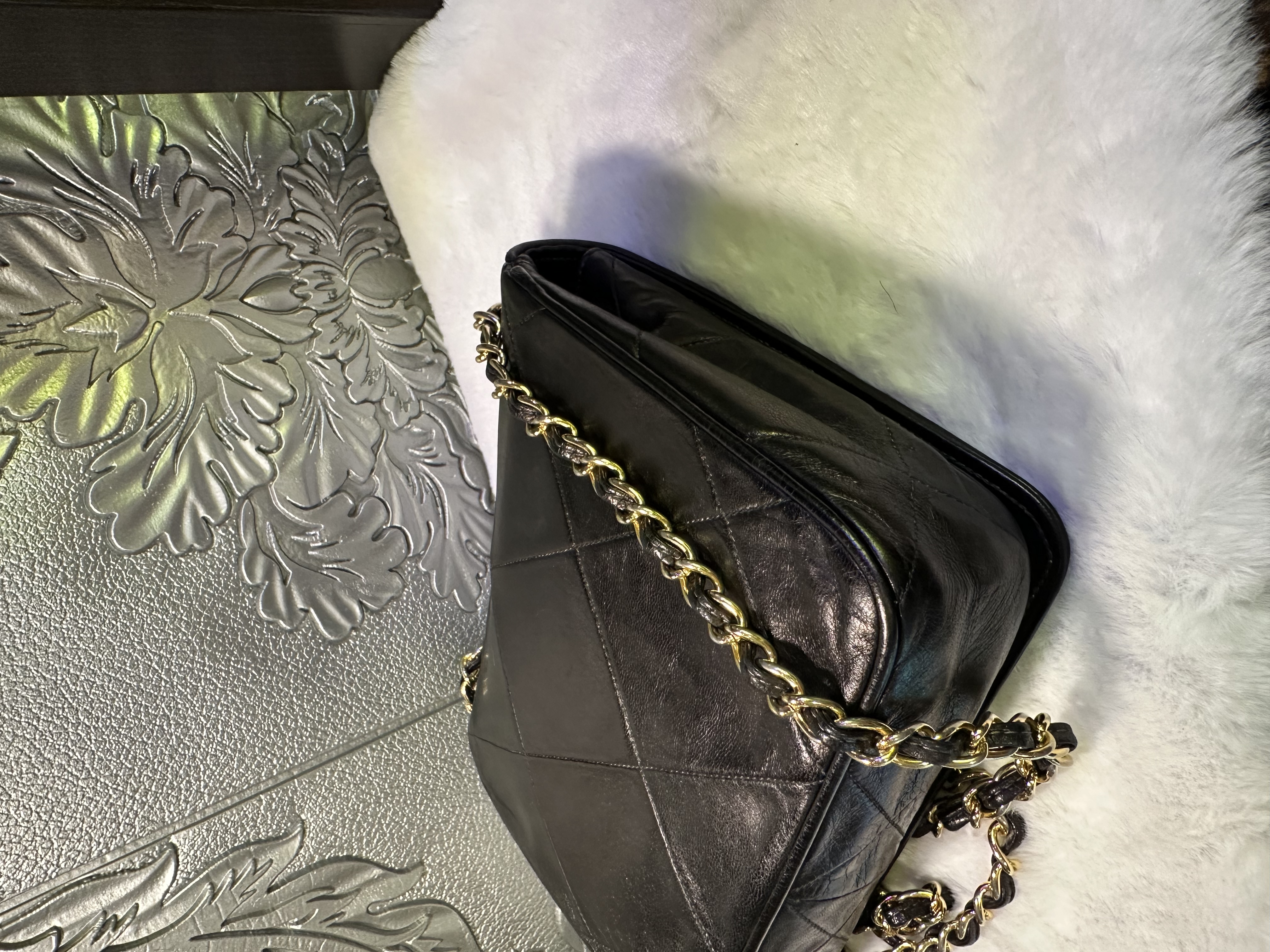 vintage chanel black leather classic flap chain bag